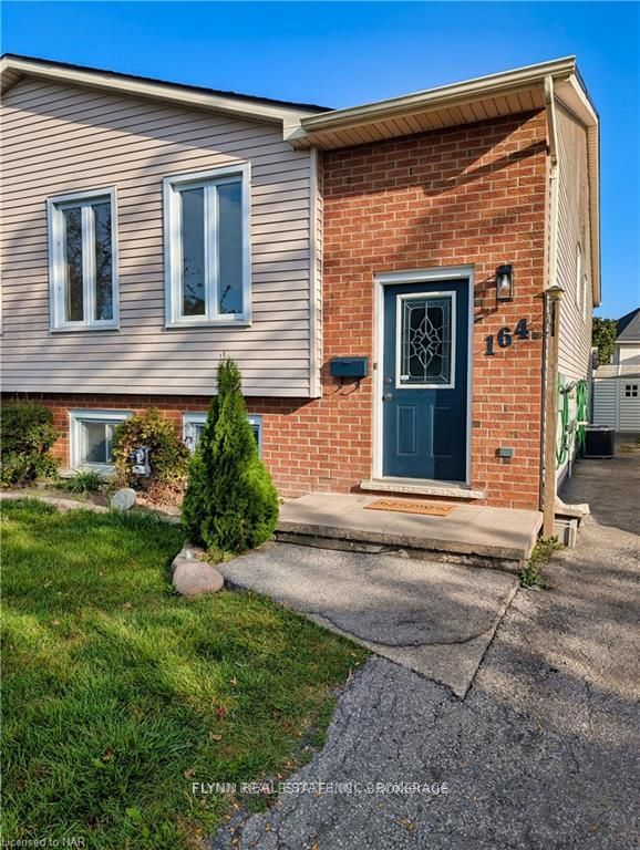 164 WINDSOR Street A, Welland, ON L3C 6T6 photo 2