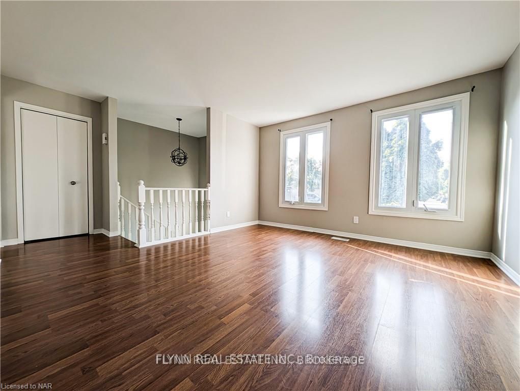 164 WINDSOR Street A, Welland, ON L3C 6T6 photo 5