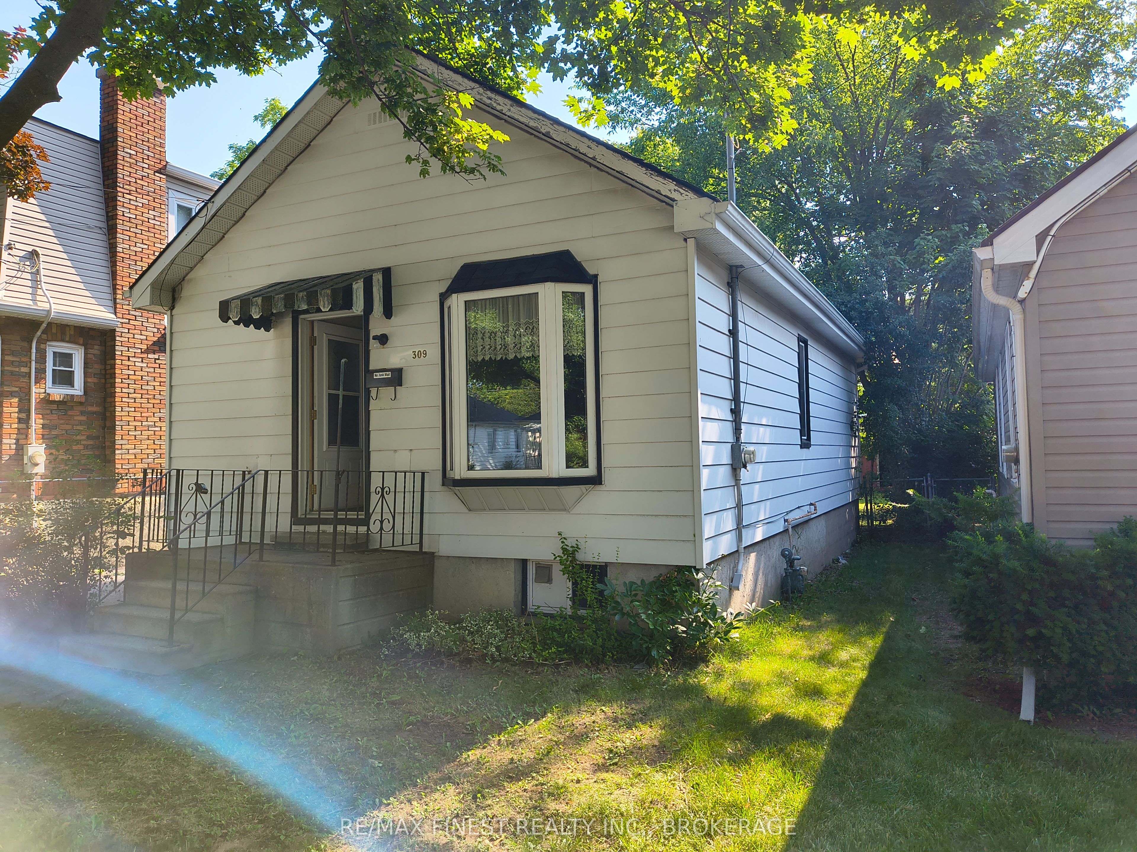 309 College Street, Kingston, ON K7L 4M3