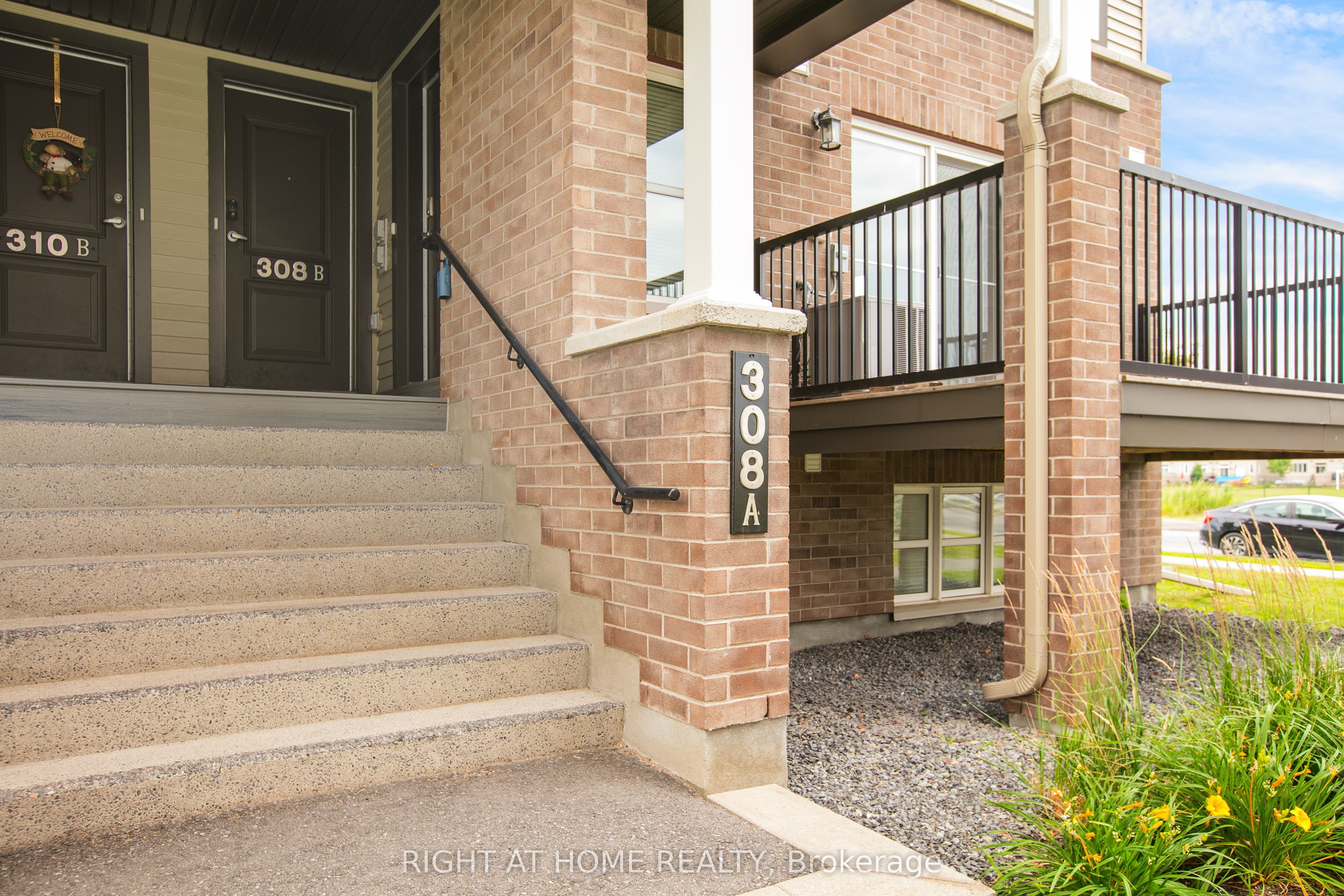 308 Des Tilleuls Private A, Orleans - Cumberland and Area, ON K4A 1B7 photo 4