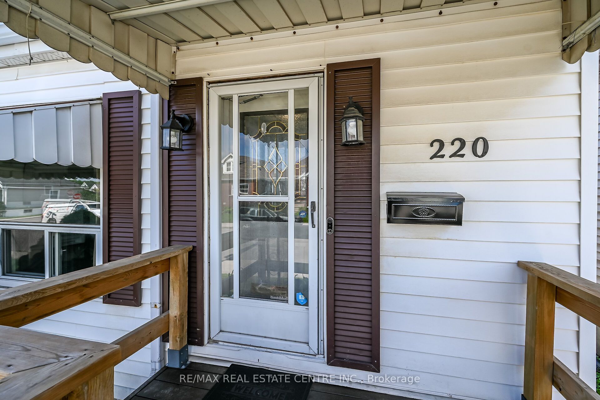 220 Paling Avenue, Hamilton, ON L8H 5J7 photo 2