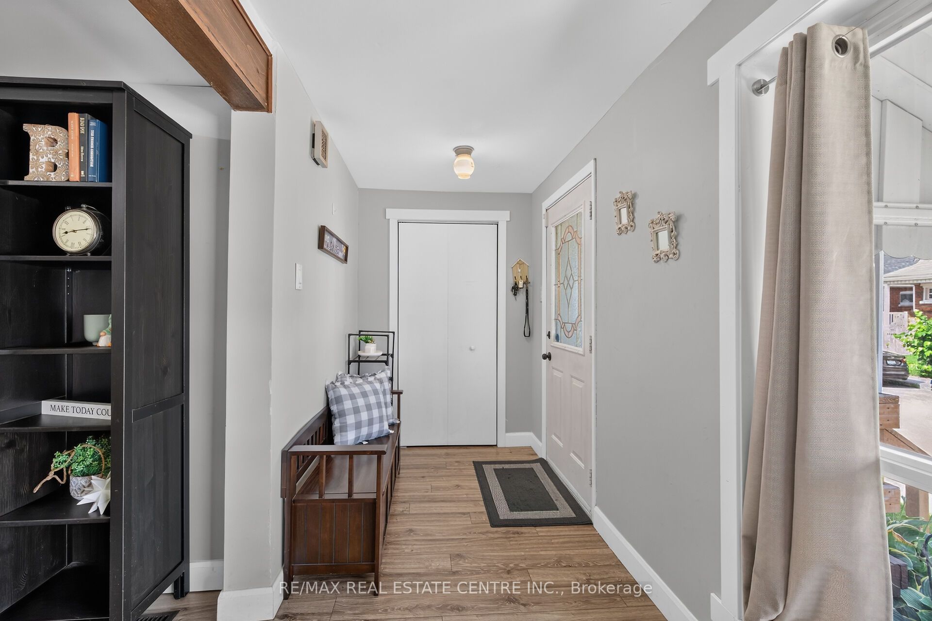 220 Paling Avenue, Hamilton, ON L8H 5J7 photo 3