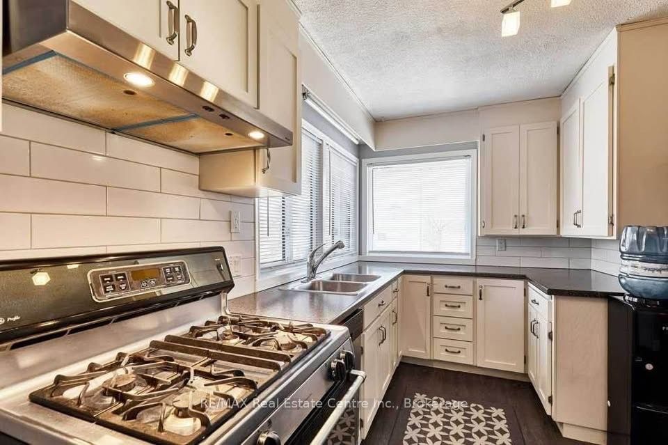 406 Karn Street Upper, Kitchener, ON N2M 2C1 photo 4