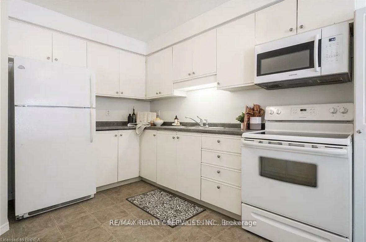 159 Brantwood Park Road 159A, Brantford, ON N3P 1Y1 photo 4