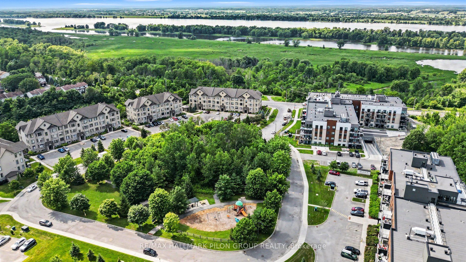 10 Prestige Circle 7, Orleans - Cumberland and Area, ON K4A 0W9 photo 2