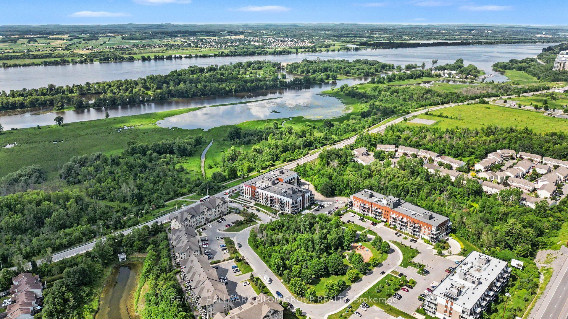 10 Prestige Circle 7, Orleans - Cumberland and Area, ON K4A 0W9 photo 3