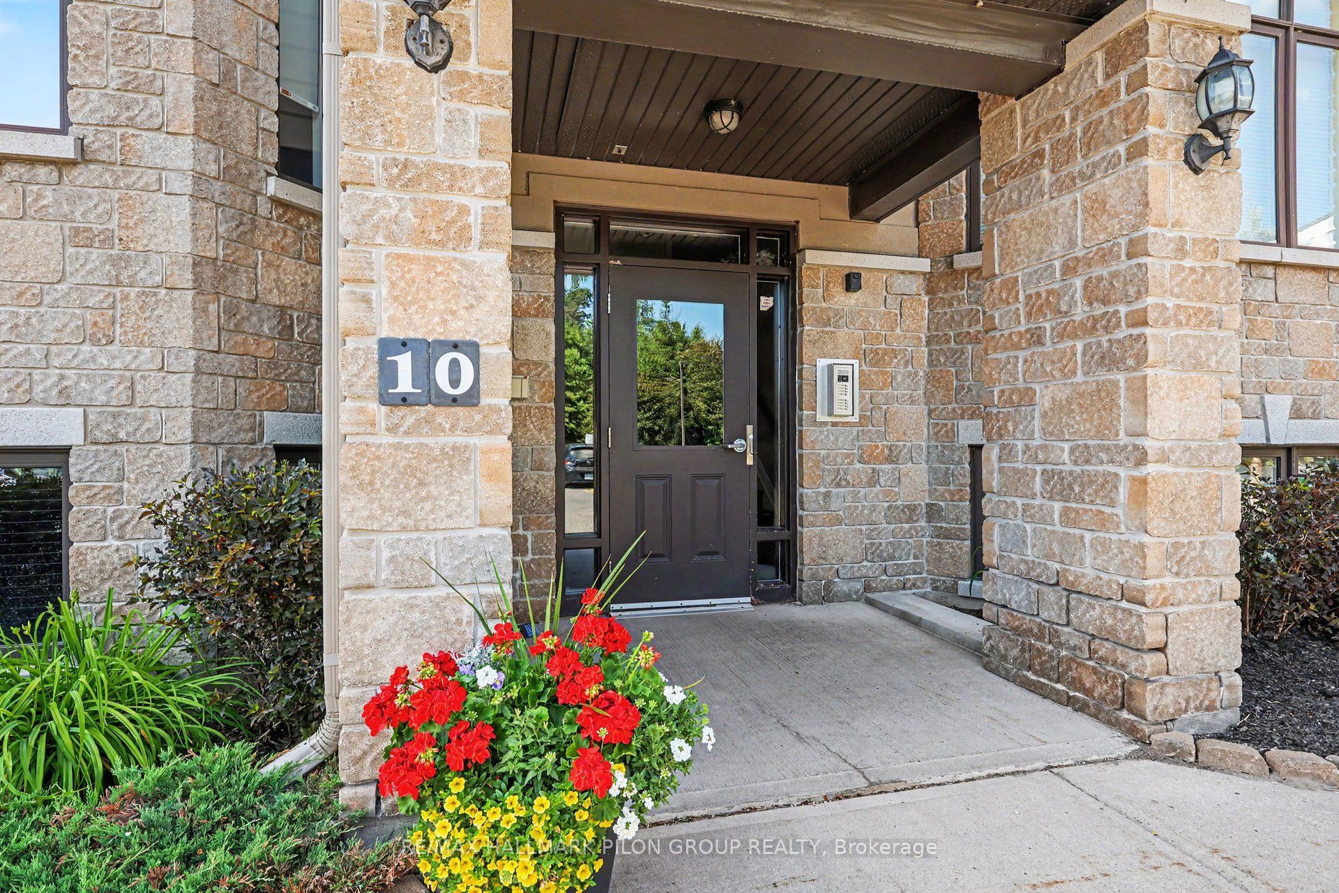 10 Prestige Circle 7, Orleans - Cumberland and Area, ON K4A 0W9 photo 4