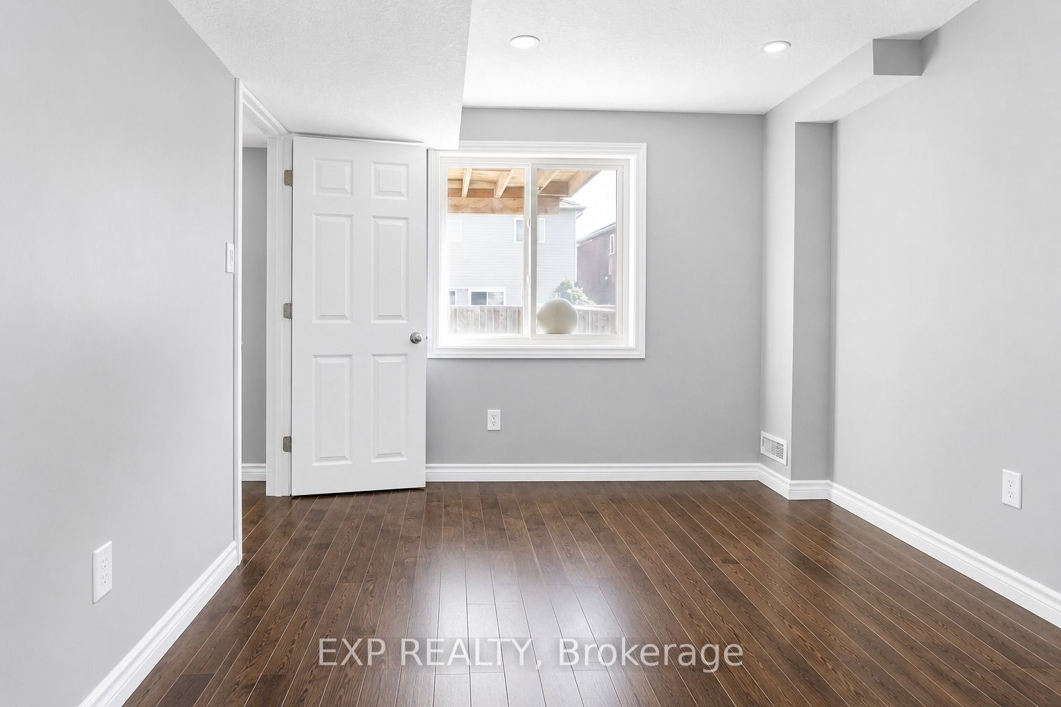 304 LEMON GRASS Crescent Lower, Kitchener, ON N2N 3R5 photo 4