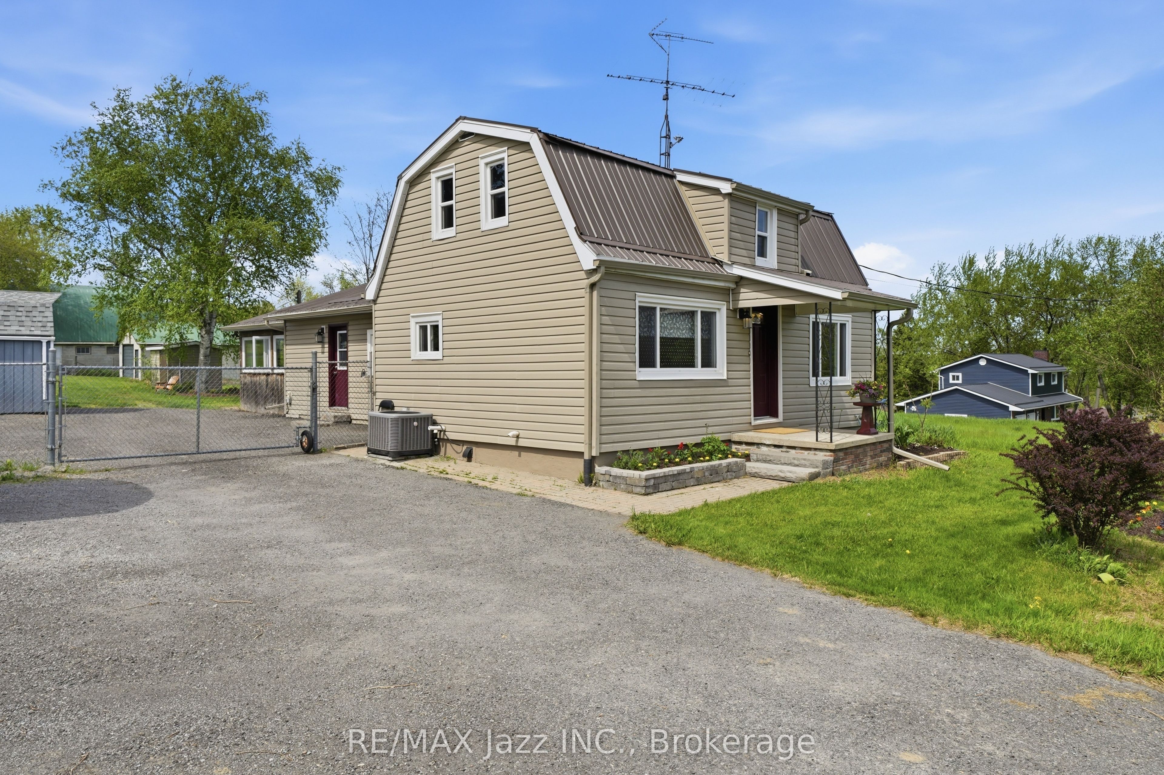 350 Schriver Road, Quinte West, ON K0K 1H0 photo 2