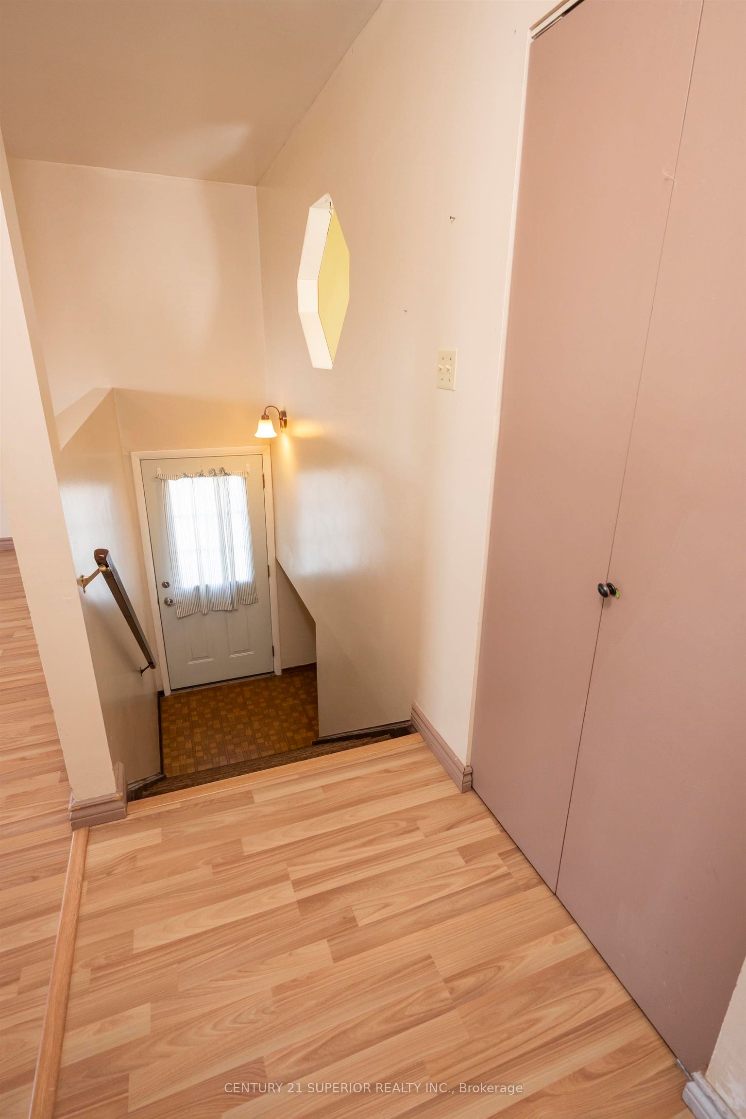 40 Lawrence Ave, Thunder Bay, ON P7A 6X5 photo 5