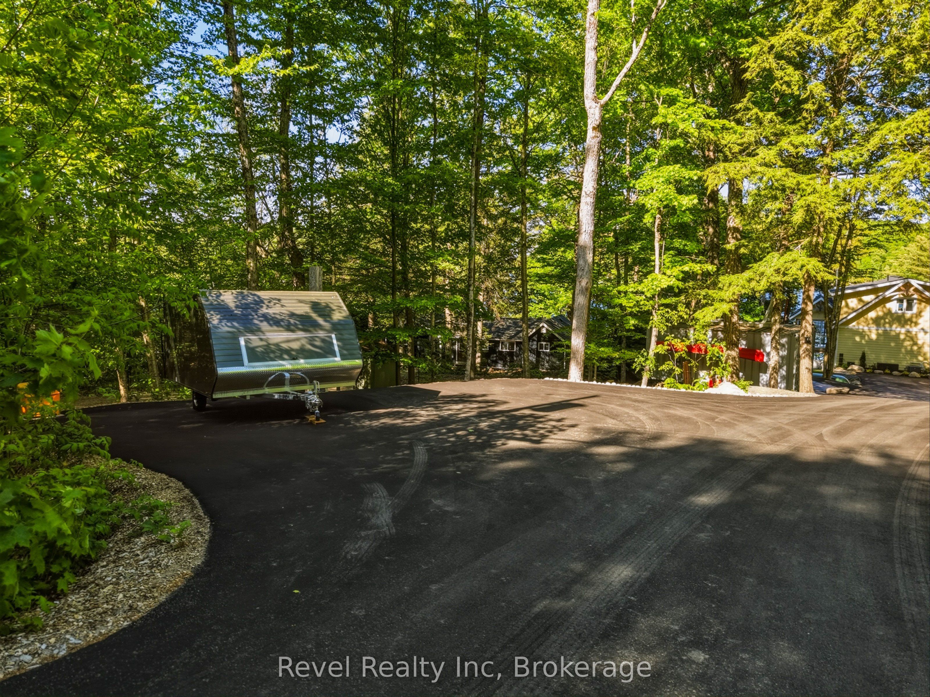 1090 Lawson Road, Lake of Bays, ON P0B 1A0 photo 4