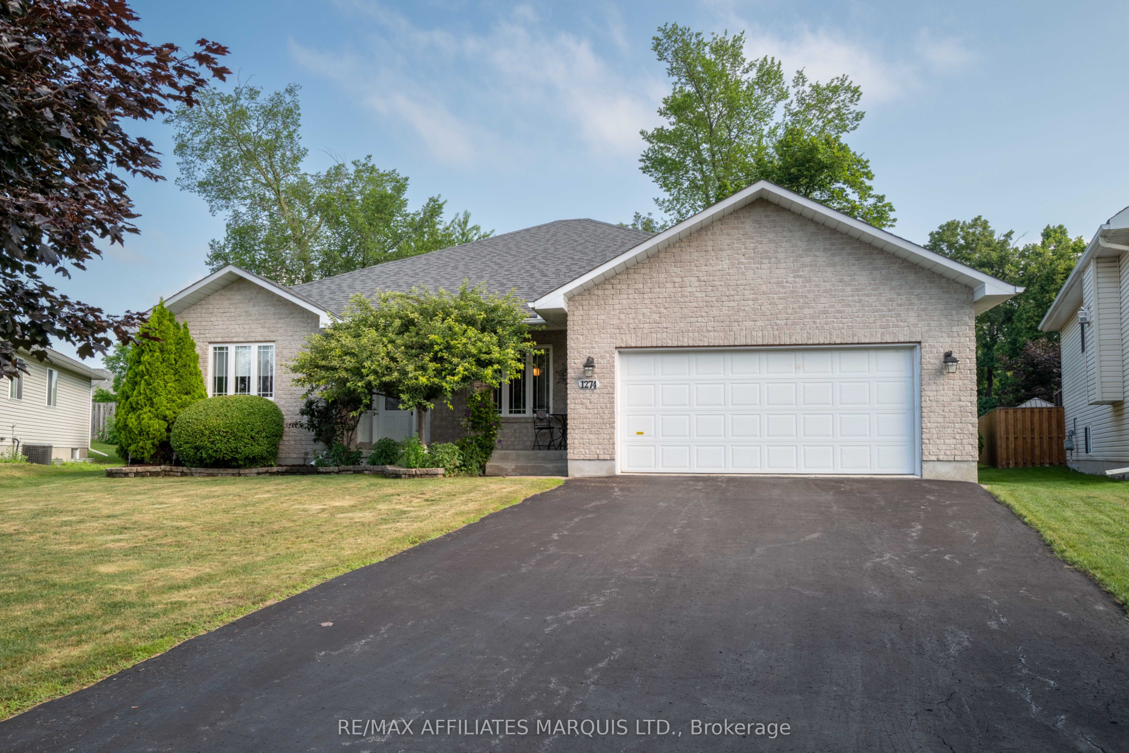 1274 Daprat Avenue, Cornwall, ON K6H 6N9