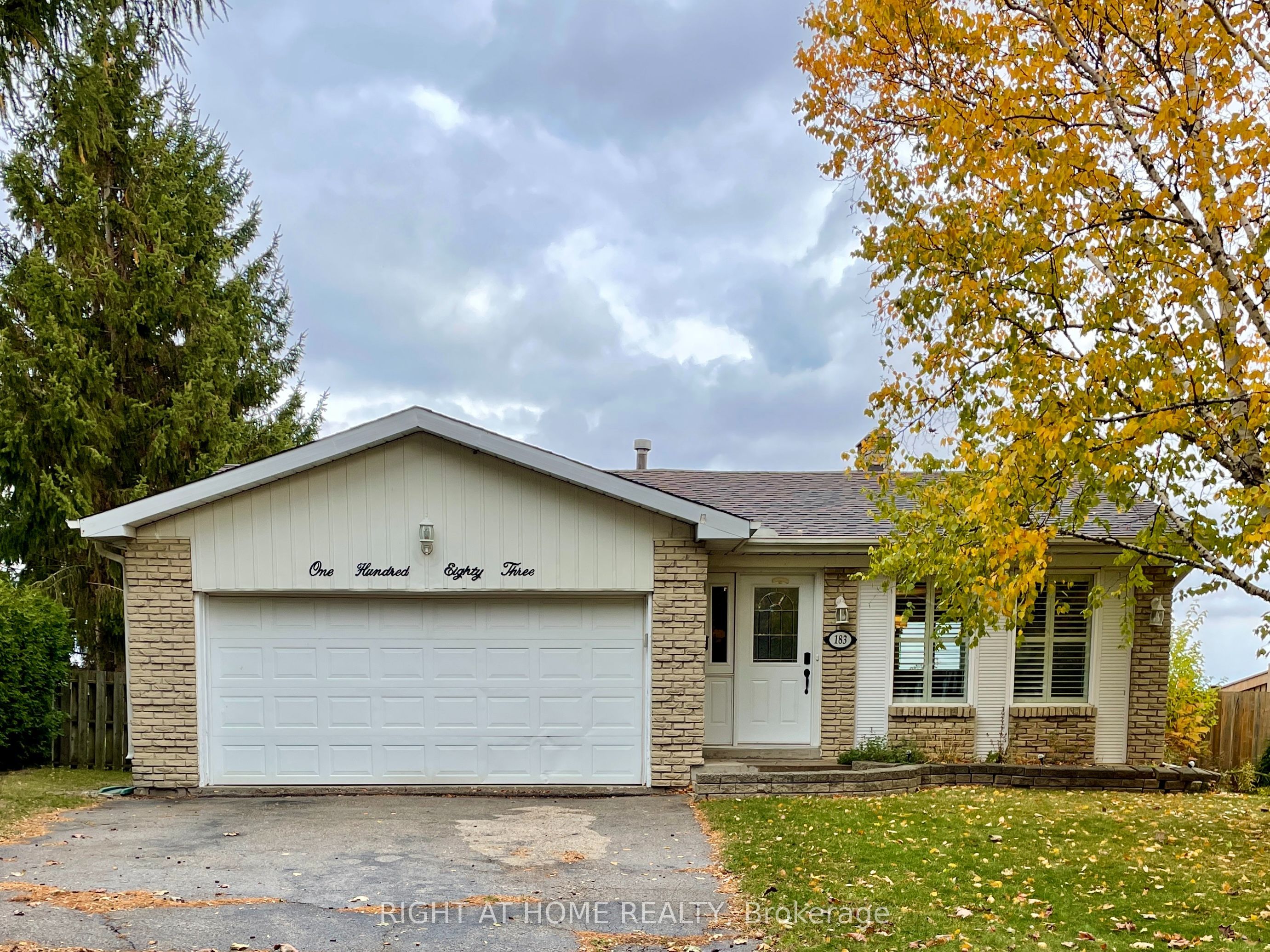 183 Autumn Hill Crescent Upper, Kitchener, ON N2N 1K9