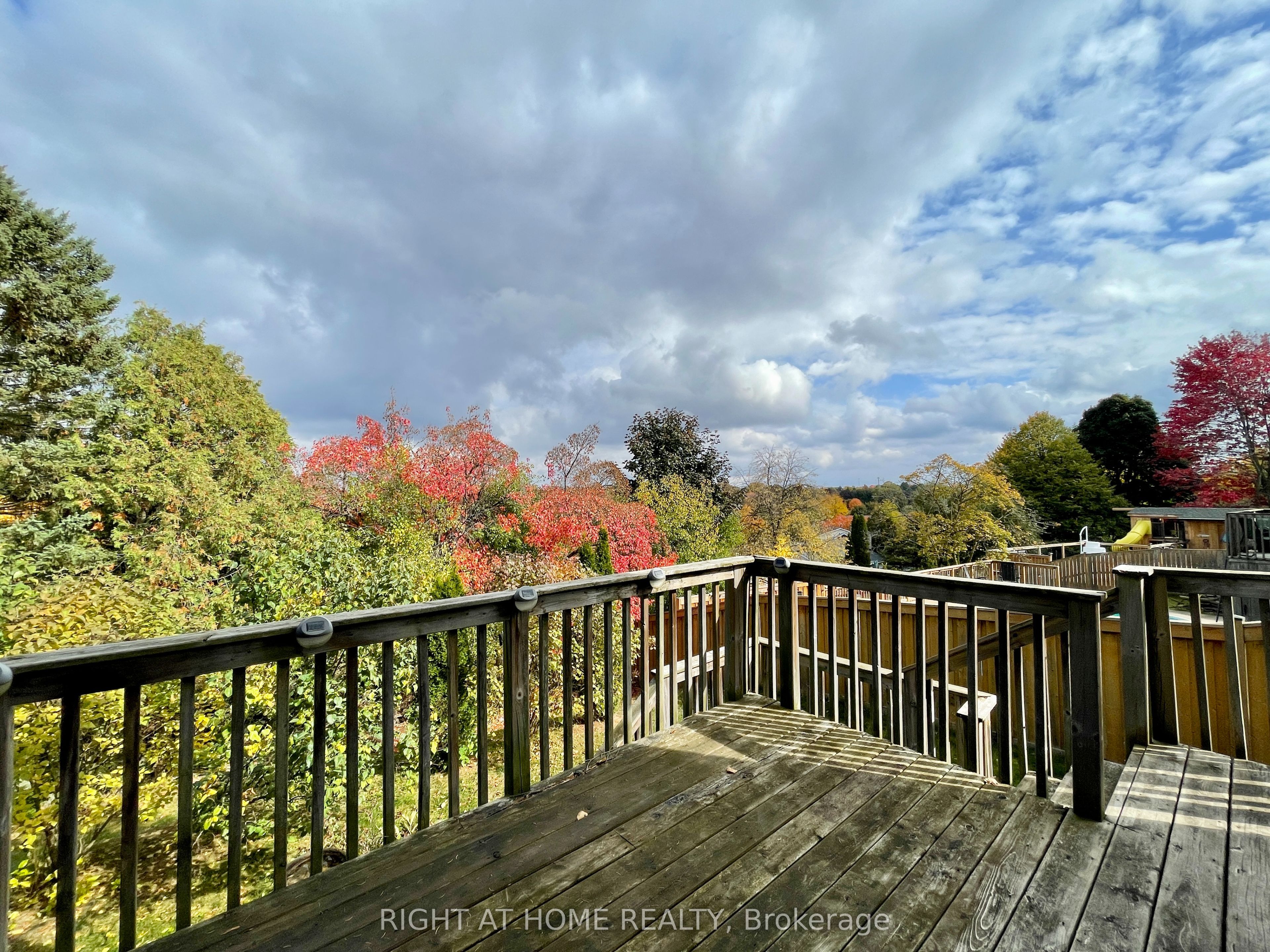 183 Autumn Hill Crescent Upper, Kitchener, ON N2N 1K9 photo 2
