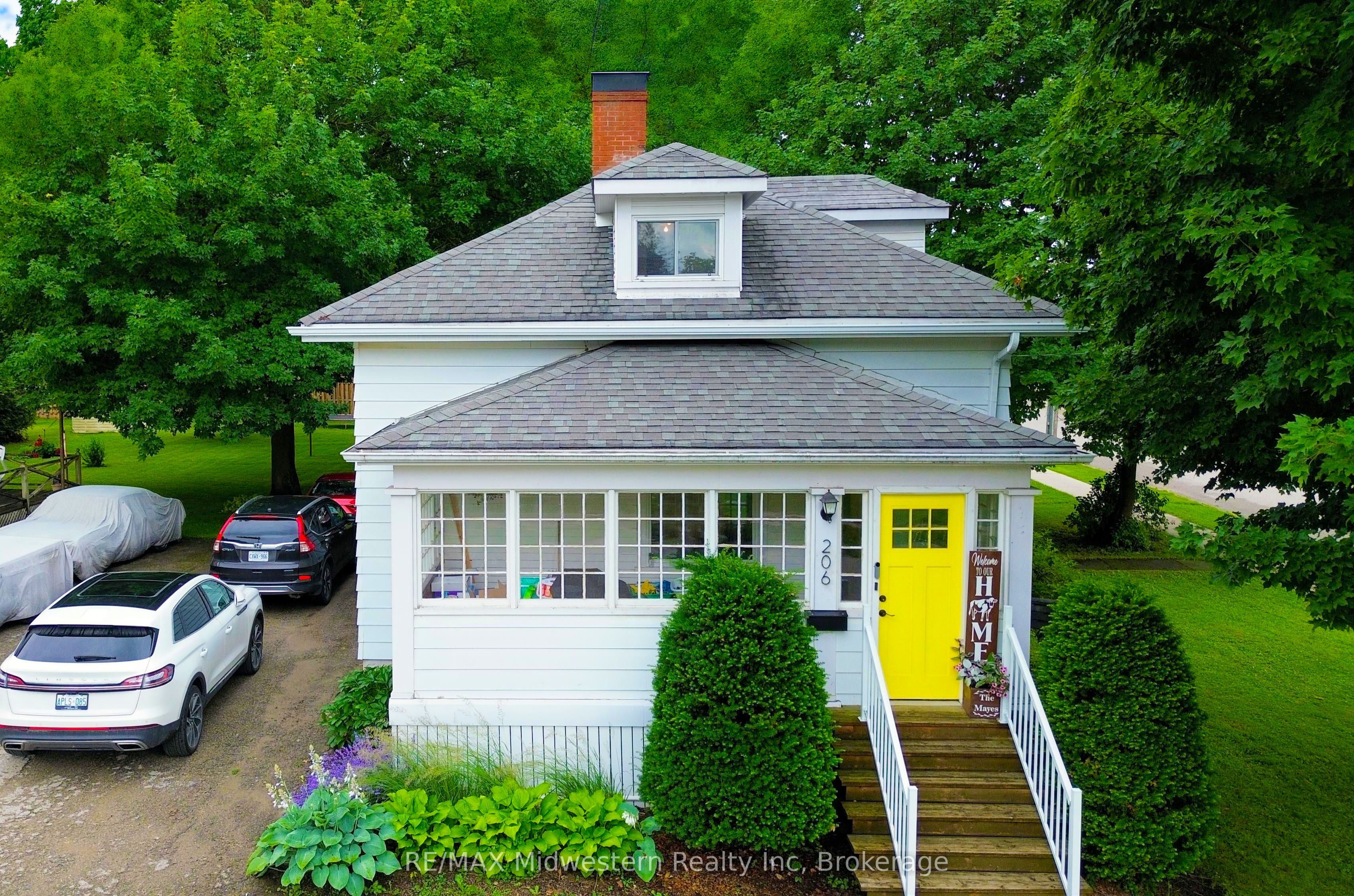 206 Union Street E, North Perth, ON N4W 2G9