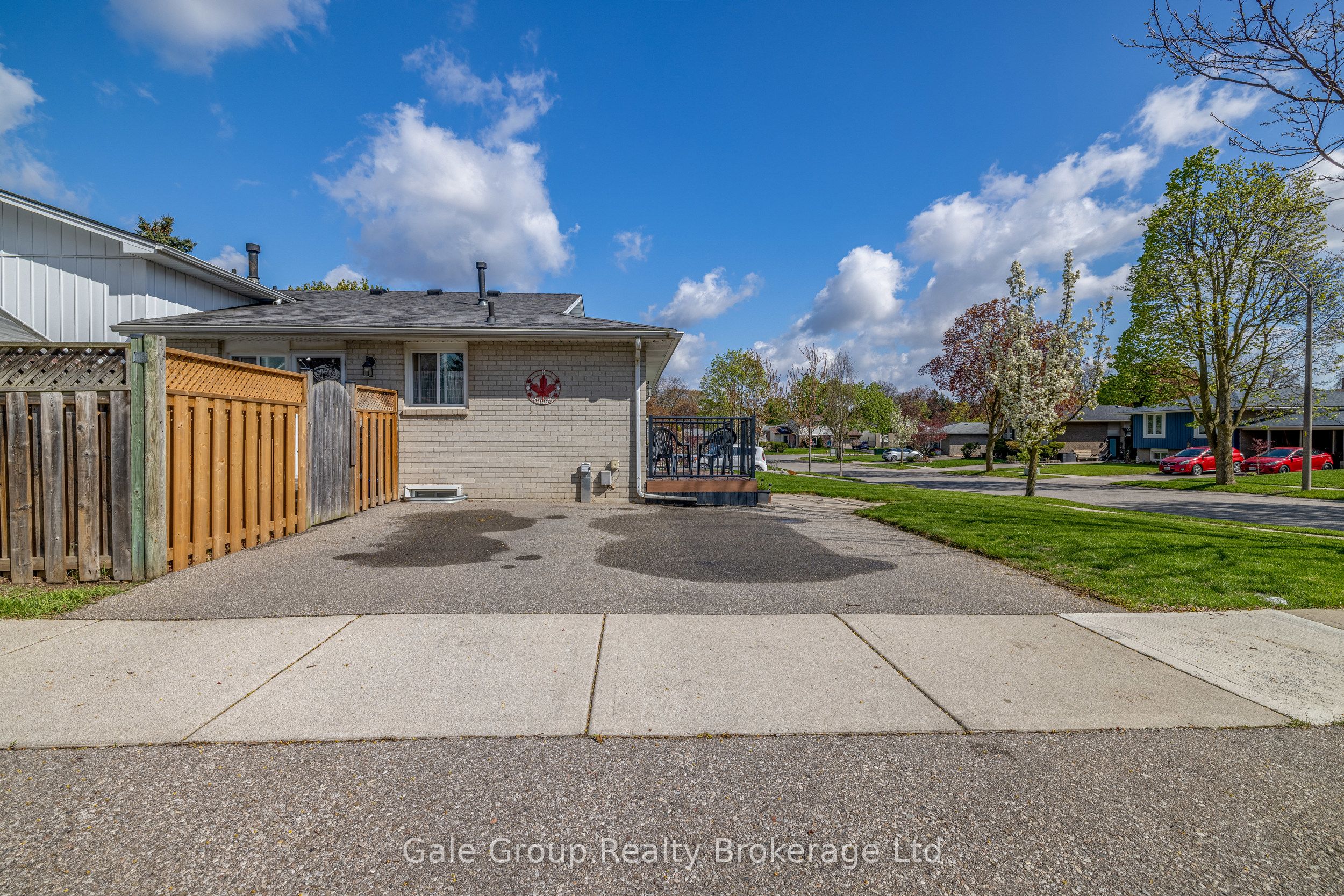 33 Inverness Street, Brantford, ON N3V 1A9 photo 3