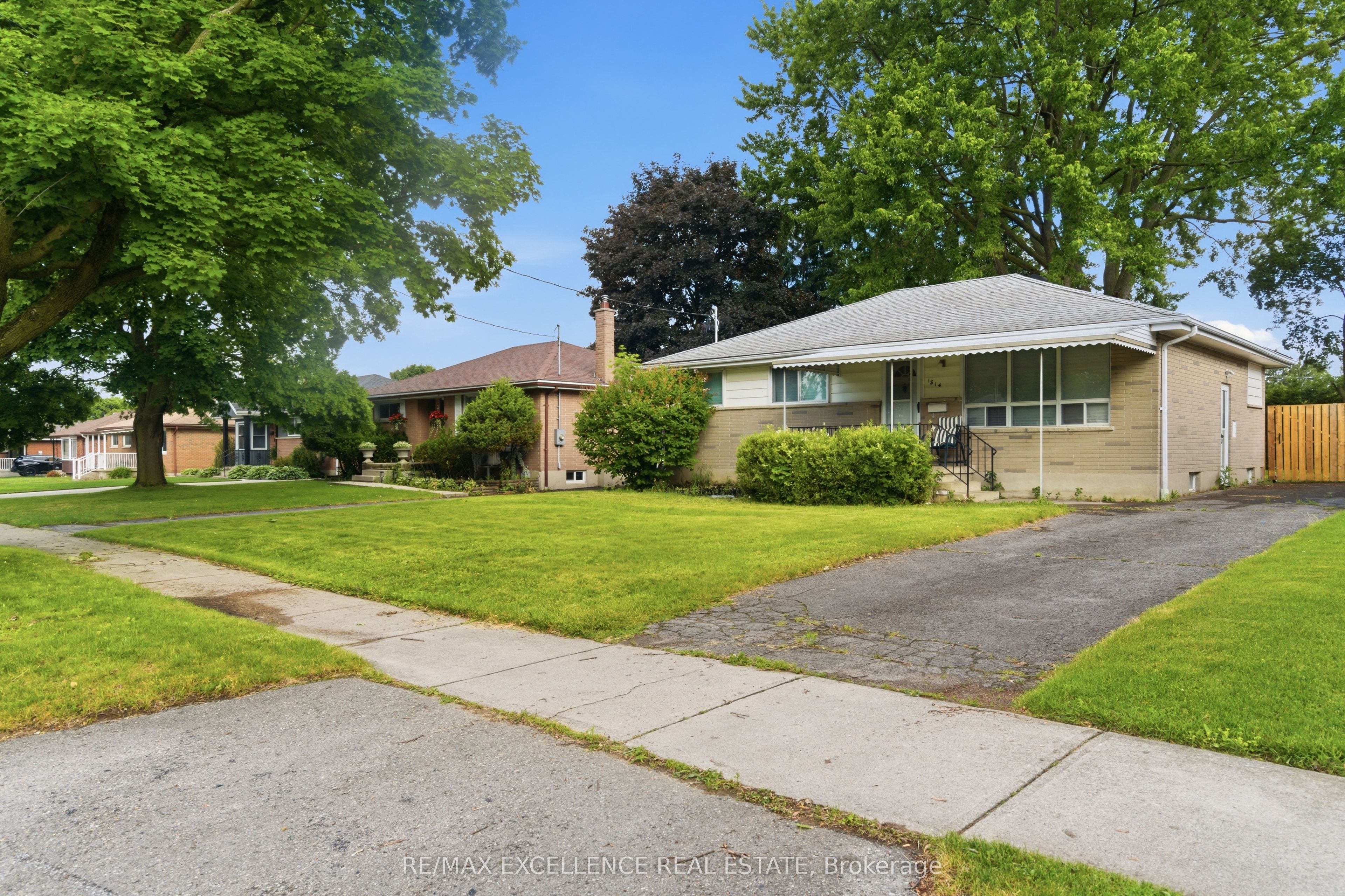 1814 Whitehall Drive, London East, ON N5W 1Z3 photo 2