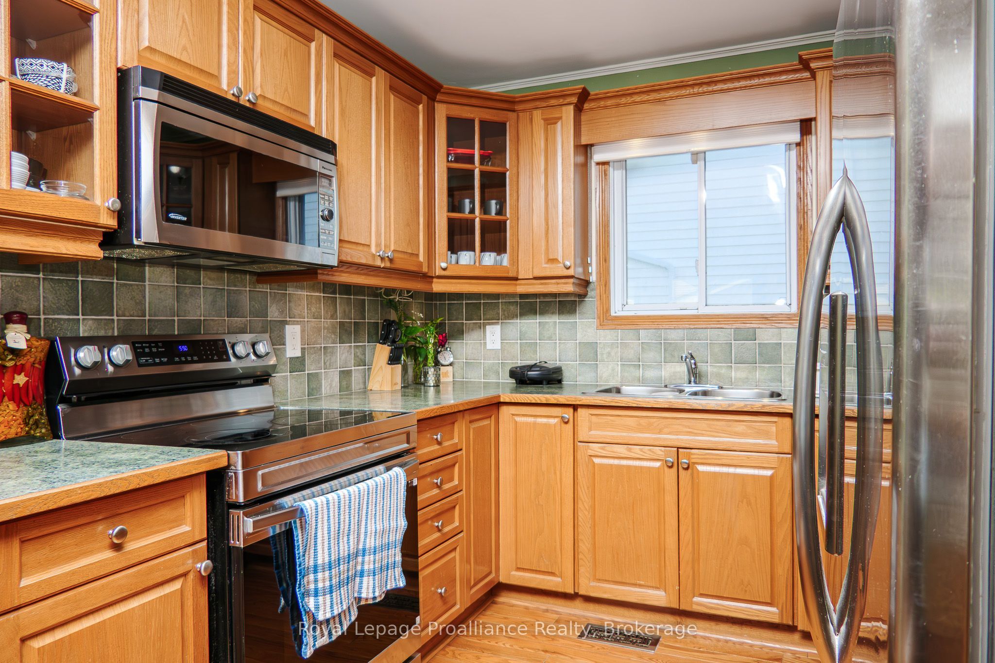 44 Ireland Drive, Quinte West, ON K8V 5X3 photo 5