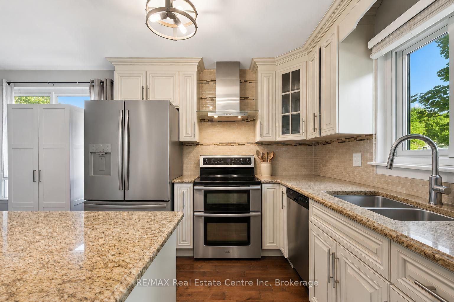 369 WEST ACRES Drive, Guelph, ON N1H 7B3 photo 3