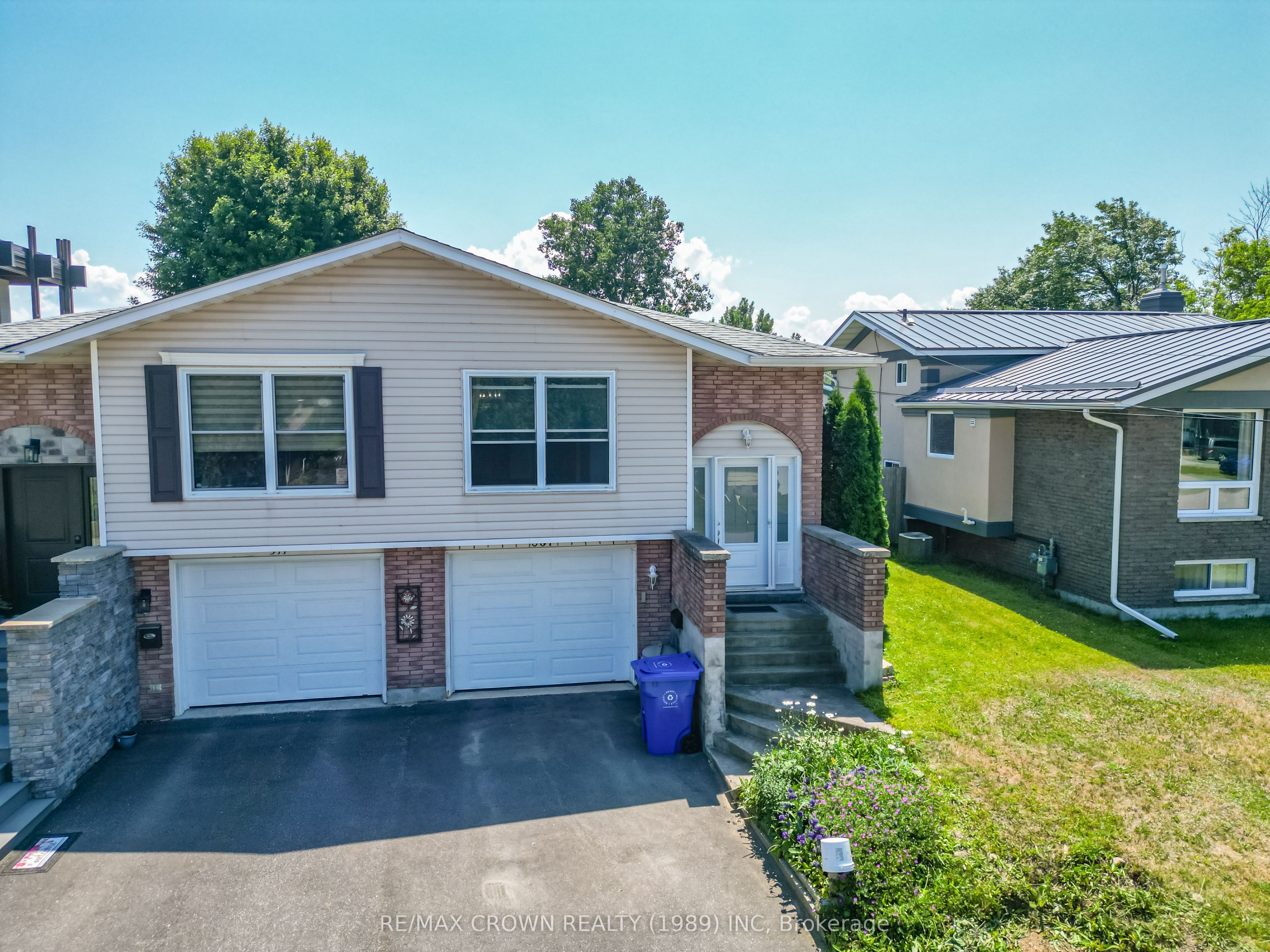 307 McKenzie Avenue, North Bay, ON P1B 7E3 photo 2