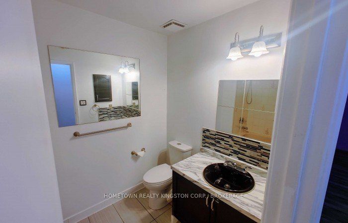 580 Gavin Court 2, Kingston, ON K7M 8B3 photo 2