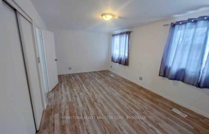 580 Gavin Court 2, Kingston, ON K7M 8B3 photo 4