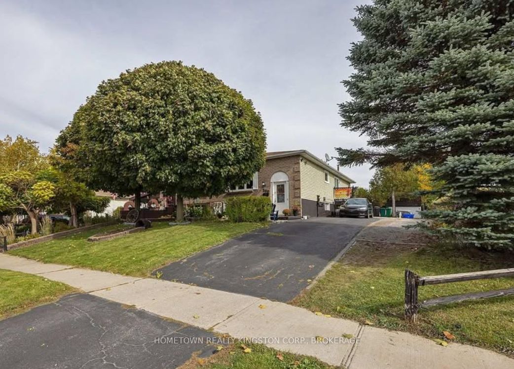 580 Gavin Court 1, Kingston, ON K7M 8B3 photo 2