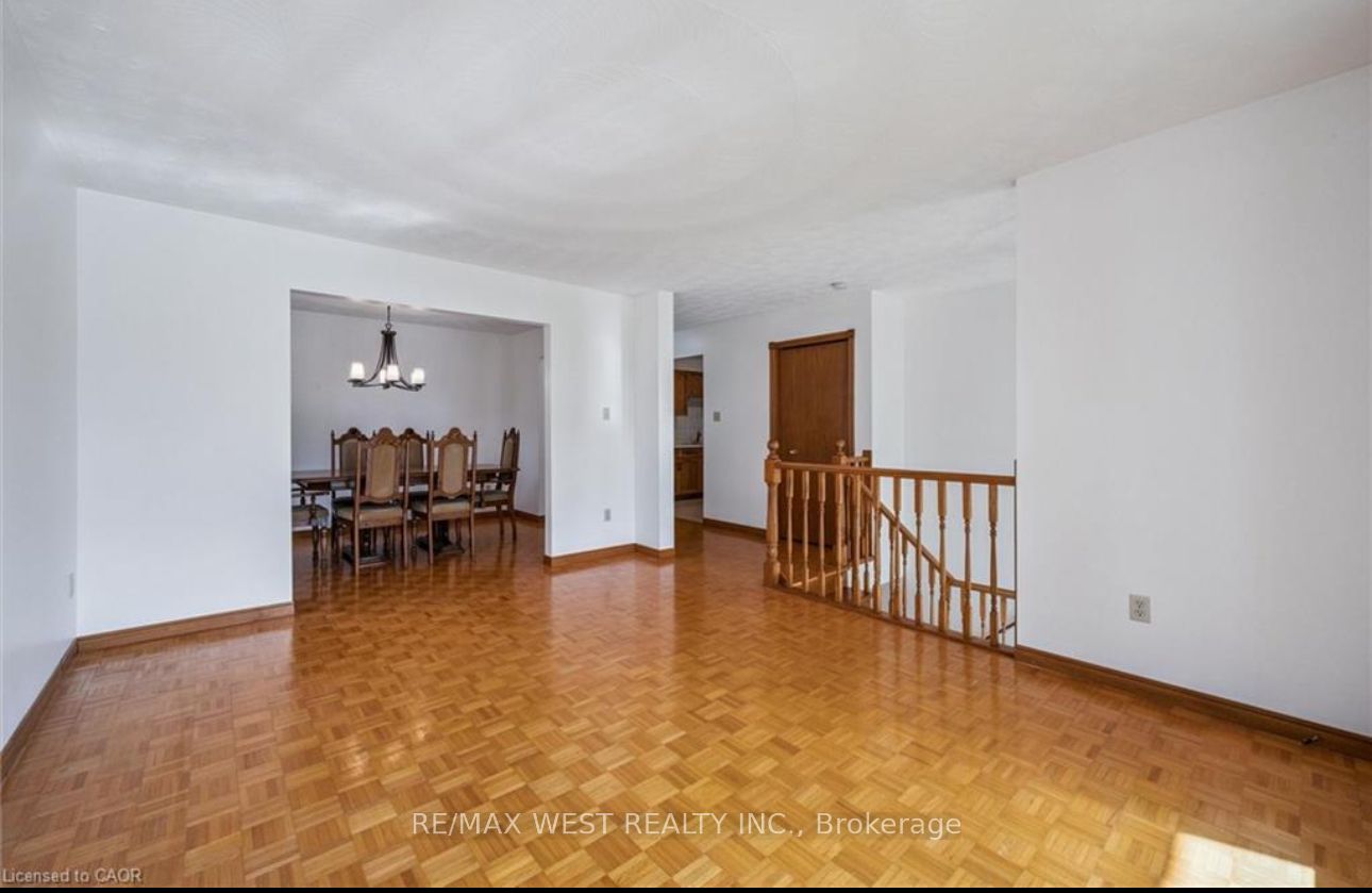 42 Azores Crescent Main, Cambridge, ON N1R 7Z4 photo 5