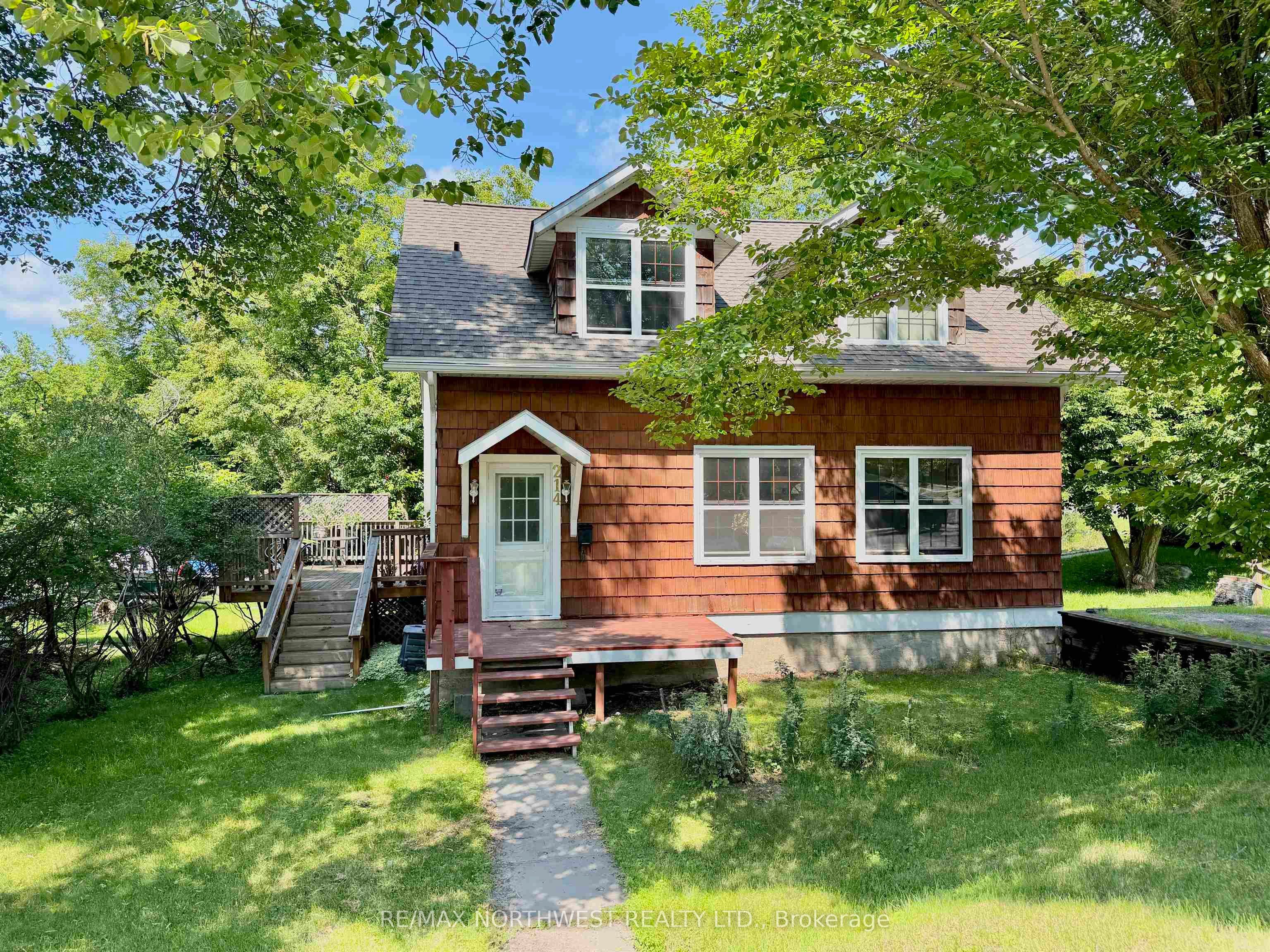 214 Matheson St N, Kenora, ON P9N 3G4