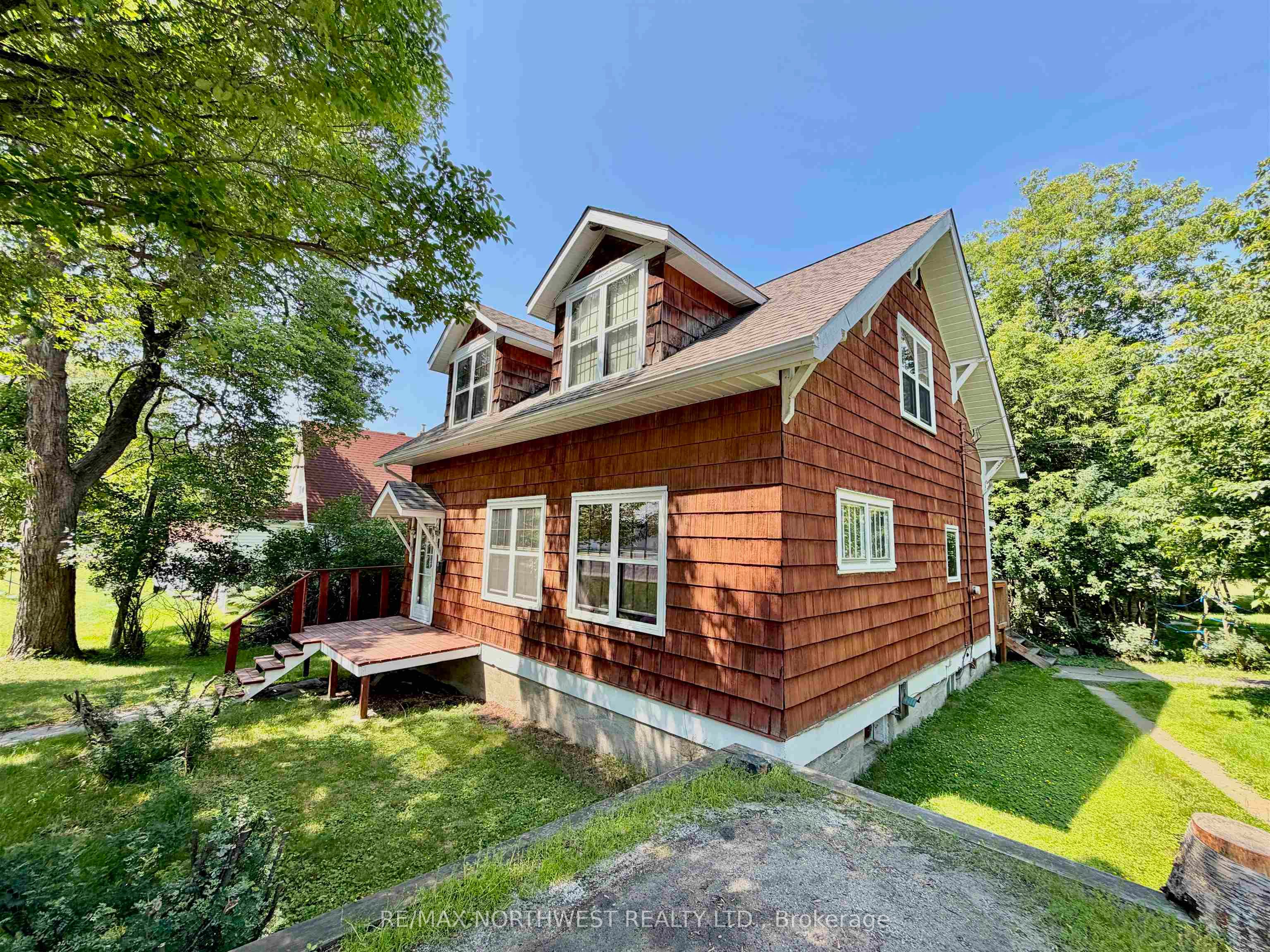 214 Matheson St N, Kenora, ON P9N 3G4 photo 3