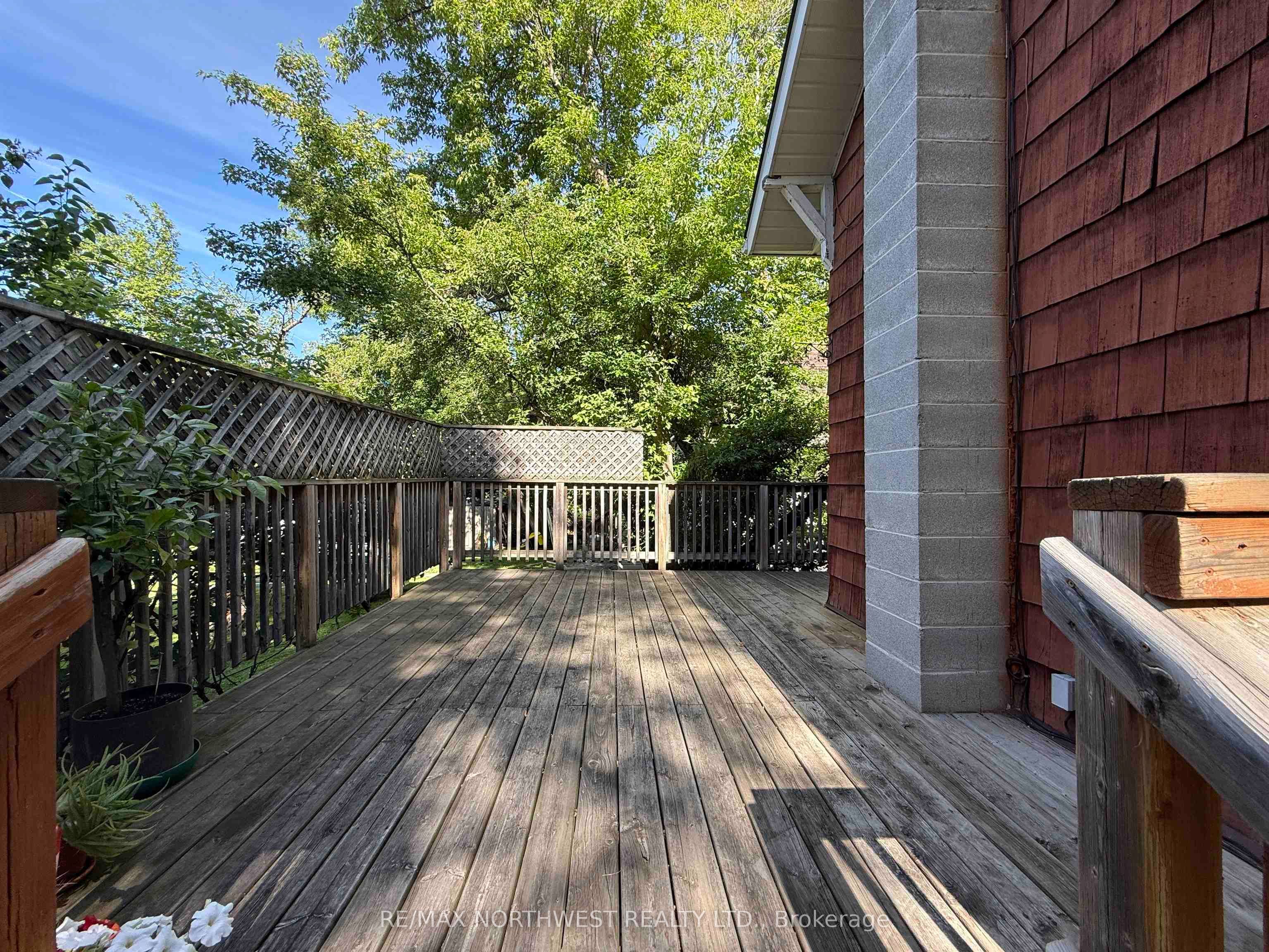 214 Matheson St N, Kenora, ON P9N 3G4 photo 5