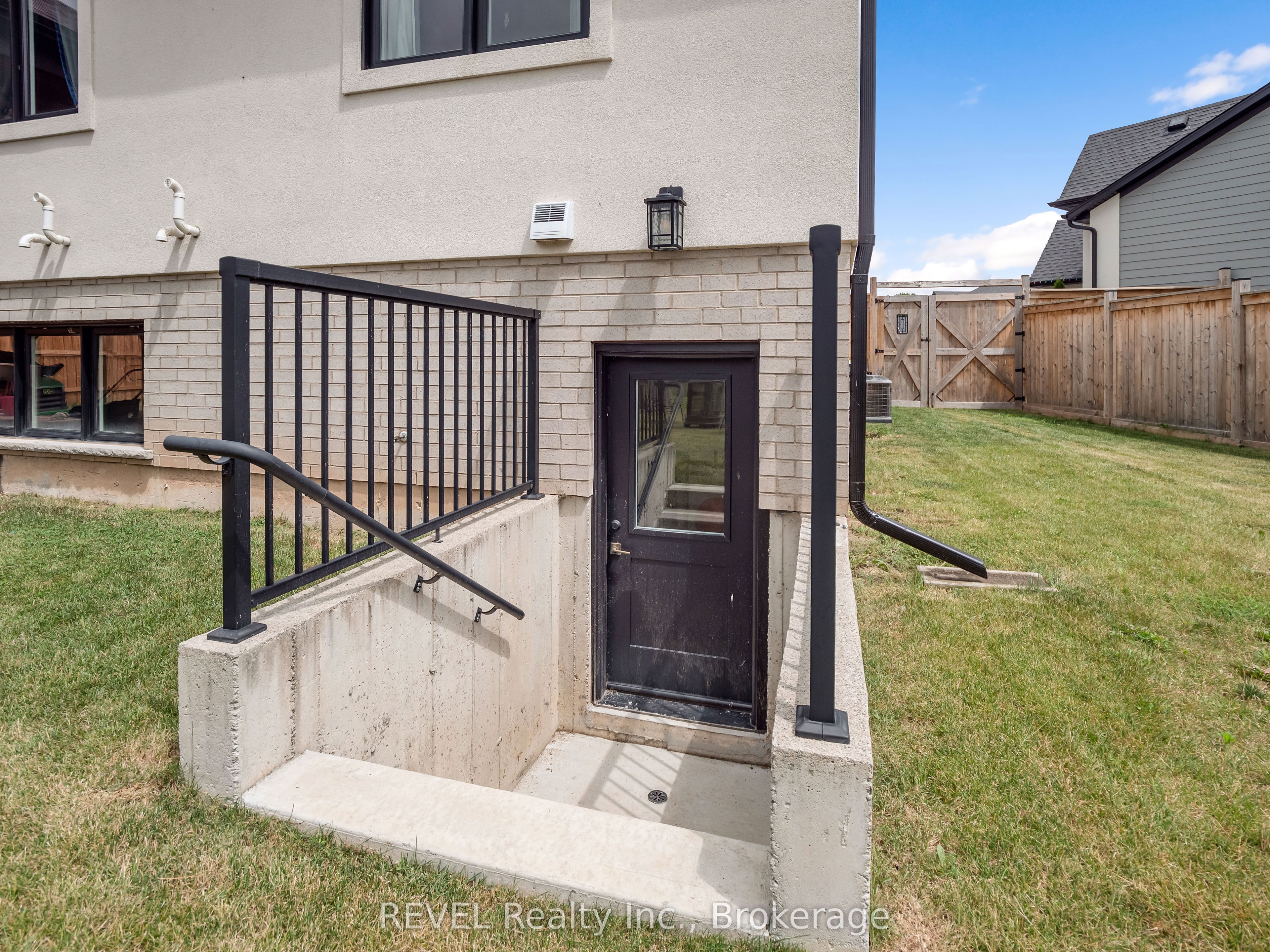 2761 Arrowsmith Court, Fort Erie, ON L0S 1S0 photo 5
