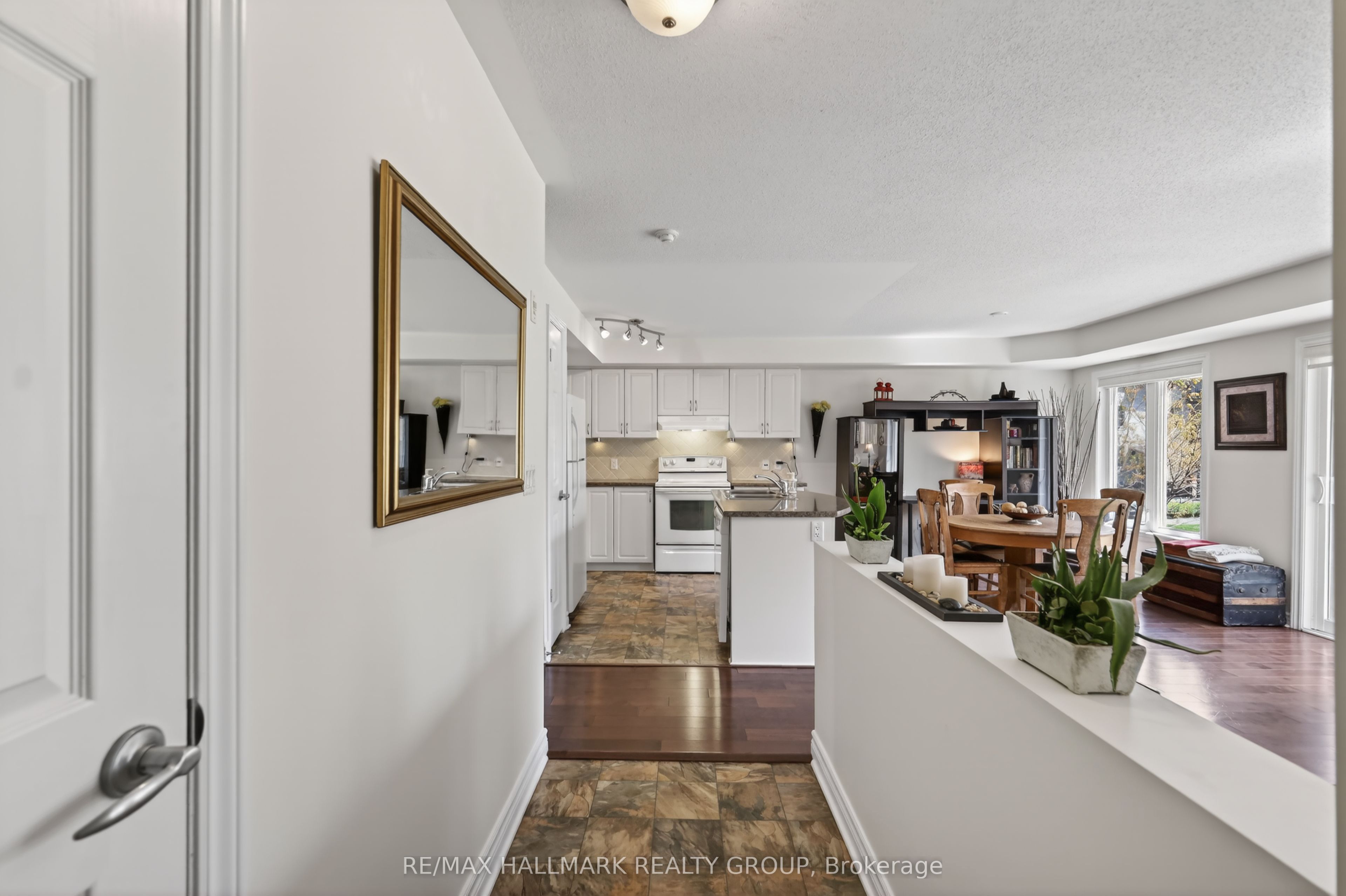 585 Stonefield Private 3, Barrhaven, ON K2G 4R5 photo 5