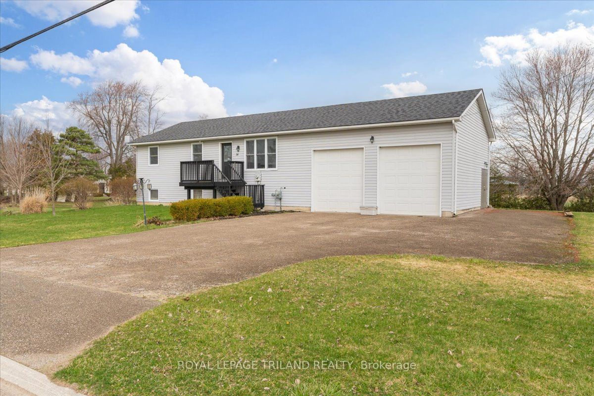 14 Wellington Avenue, Southwest Middlesex, ON N0L 1A0