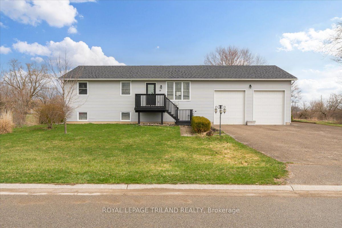 14 Wellington Avenue, Southwest Middlesex, ON N0L 1A0 photo 3