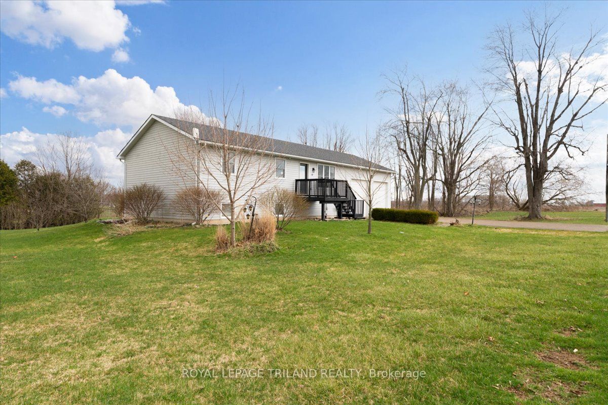 14 Wellington Avenue, Southwest Middlesex, ON N0L 1A0 photo 4