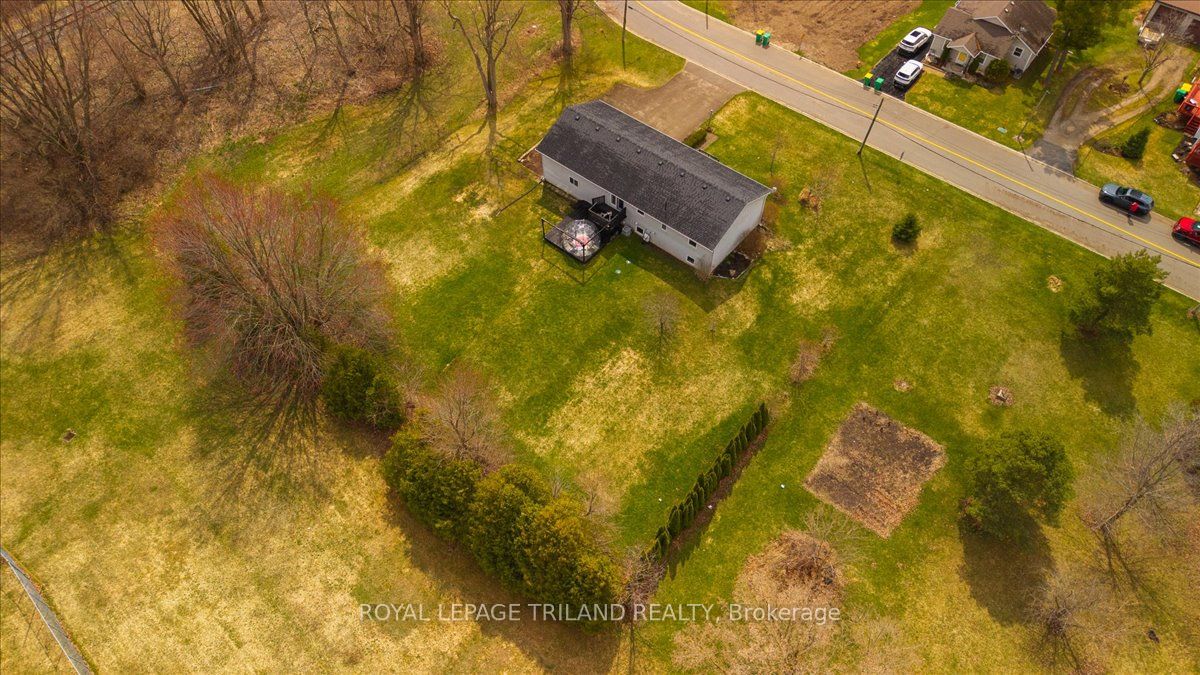 14 Wellington Avenue, Southwest Middlesex, ON N0L 1A0 photo 5