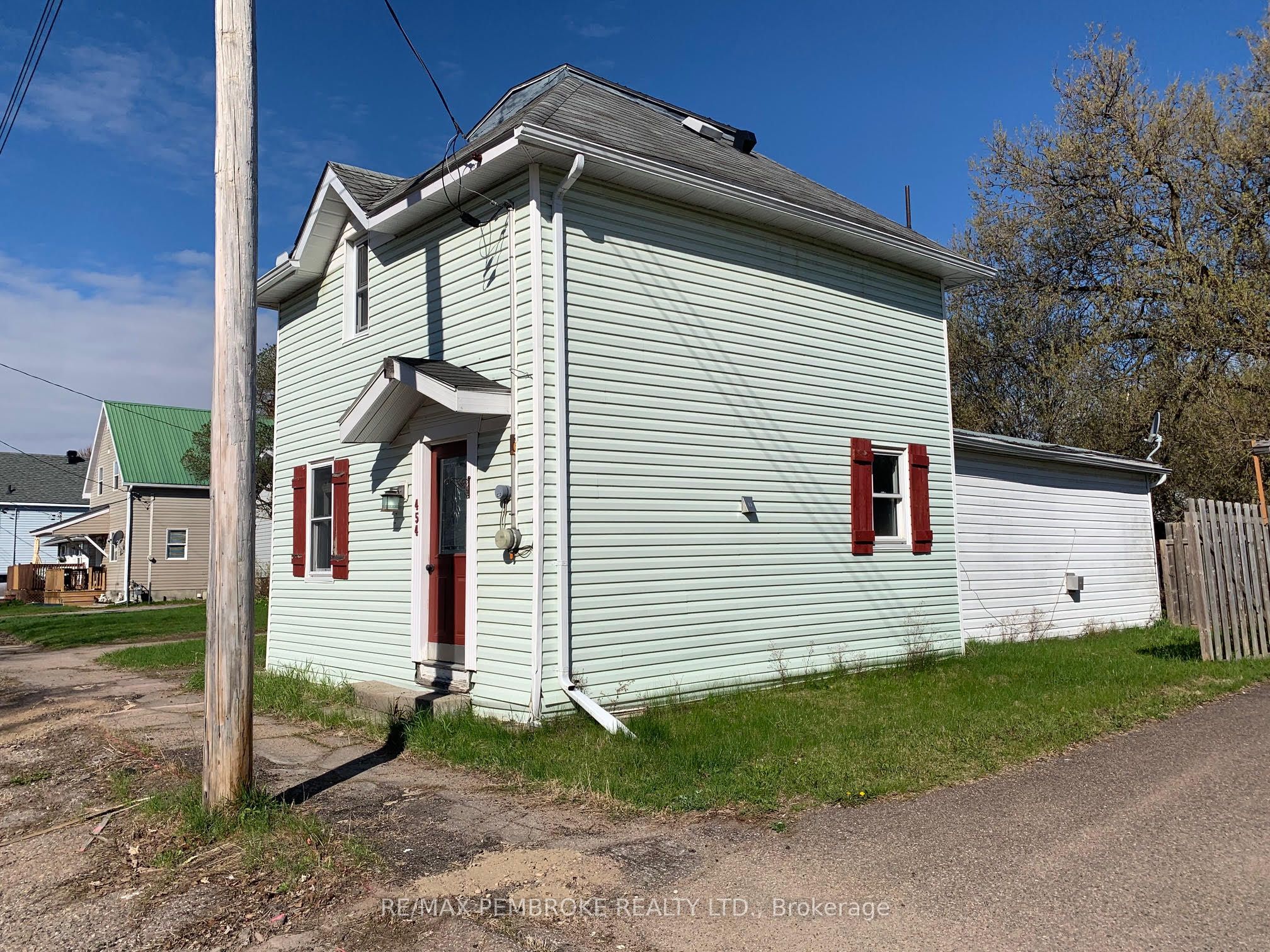 454 Norman Street, Pembroke, ON K8A 4A5 photo 3