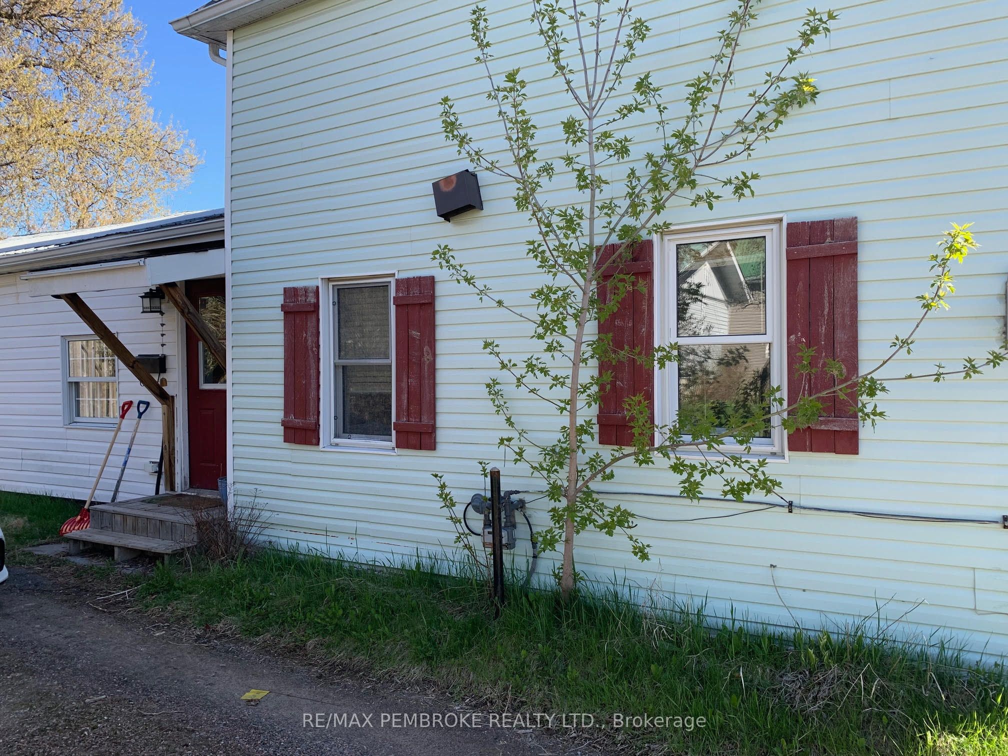 454 Norman Street, Pembroke, ON K8A 4A5 photo 4