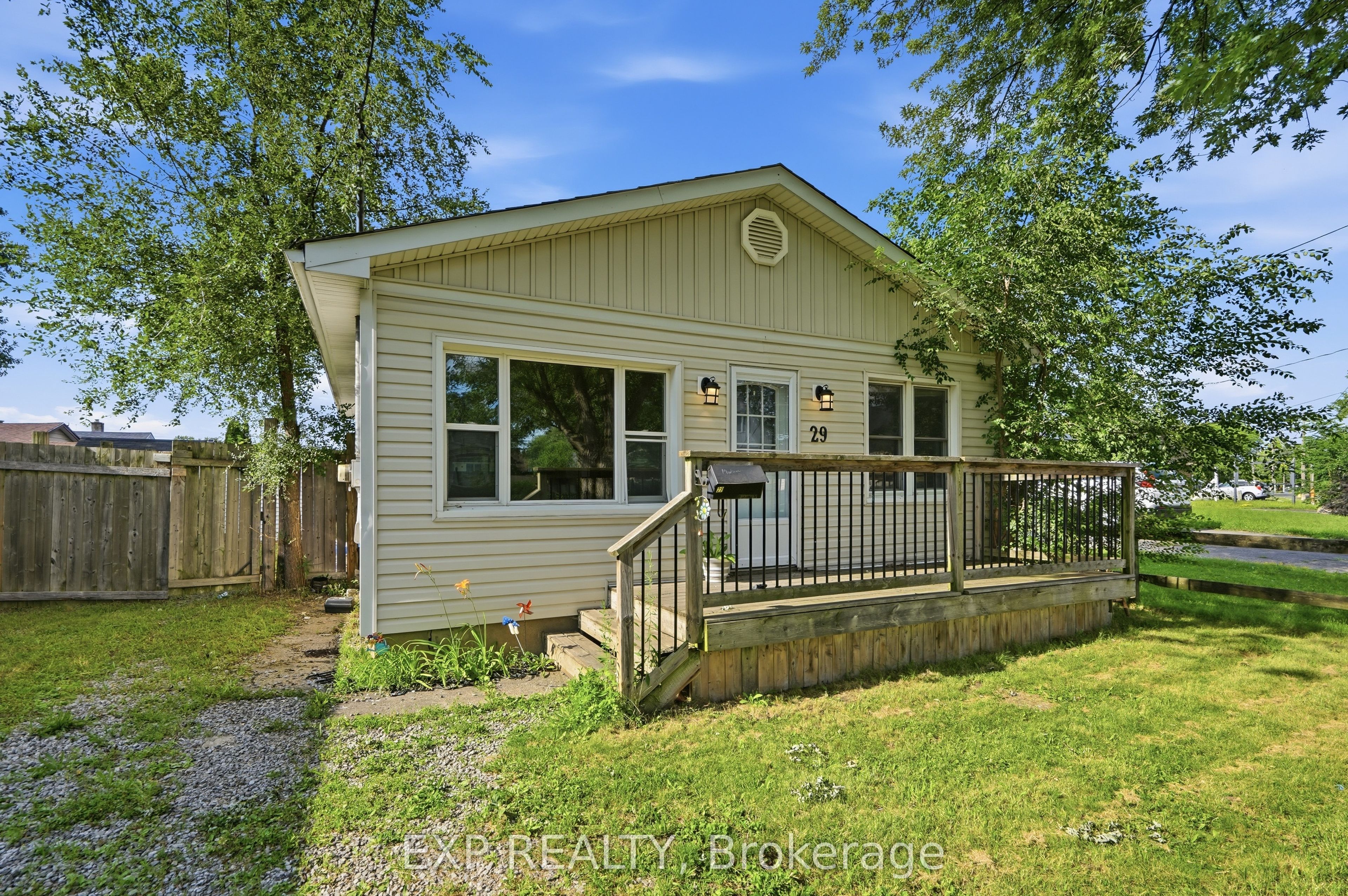 29 Rockwood Avenue, St. Catharines, ON L2P 1E6