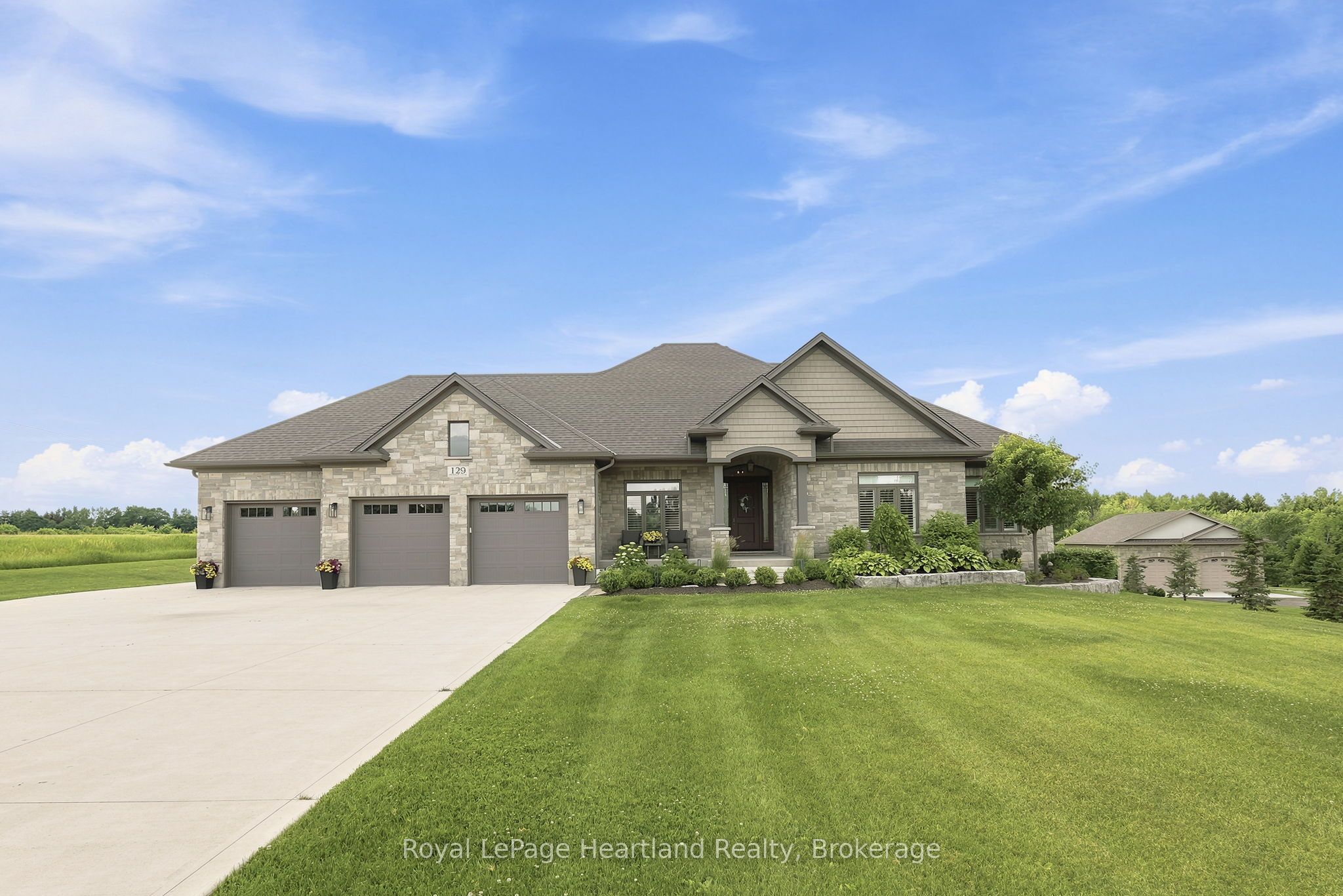 129 Sharron Court, Mapleton, ON N0G 2K0