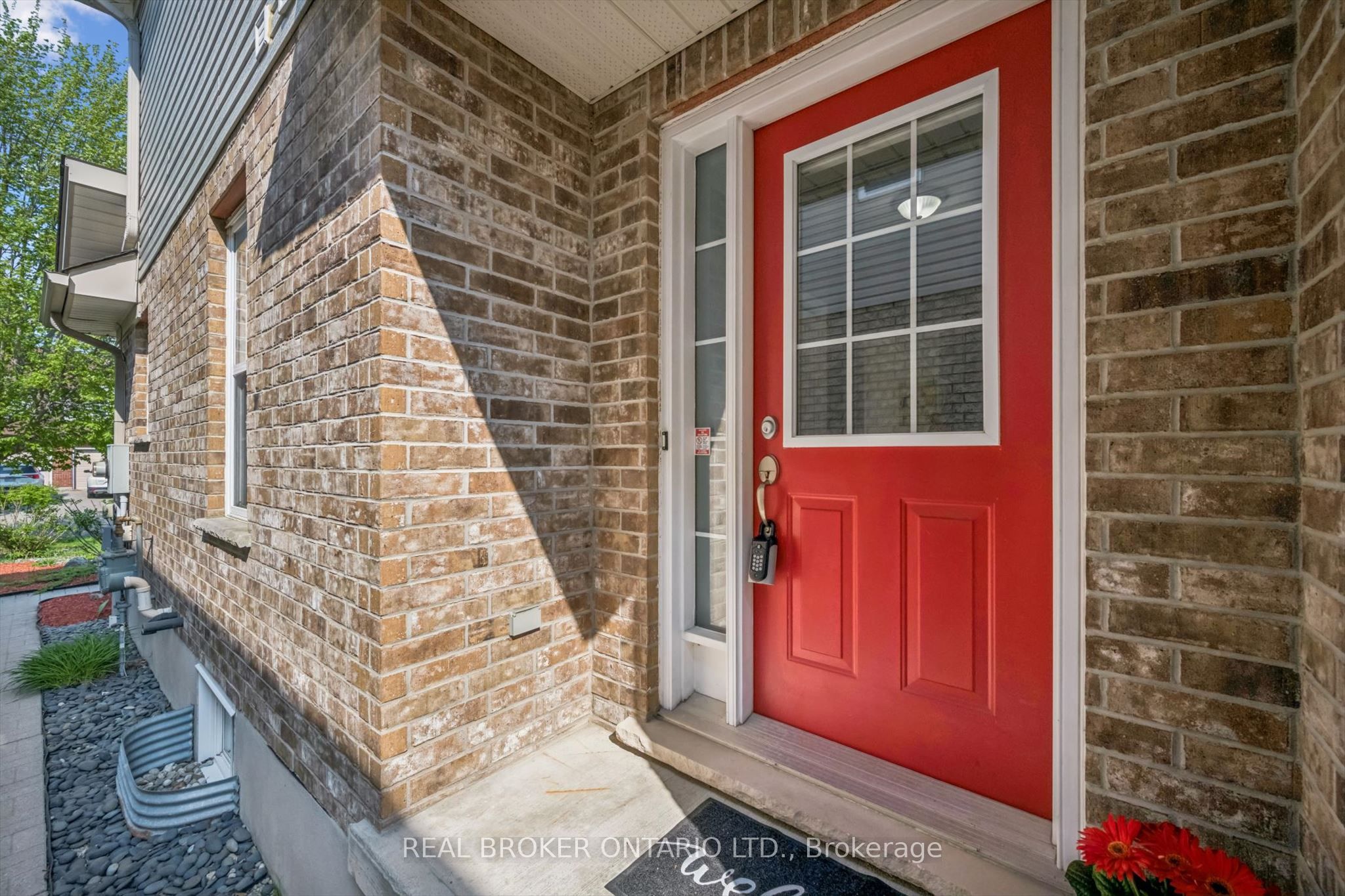 511 Dansbury Drive, Waterloo, ON N2K 4K8 photo 4