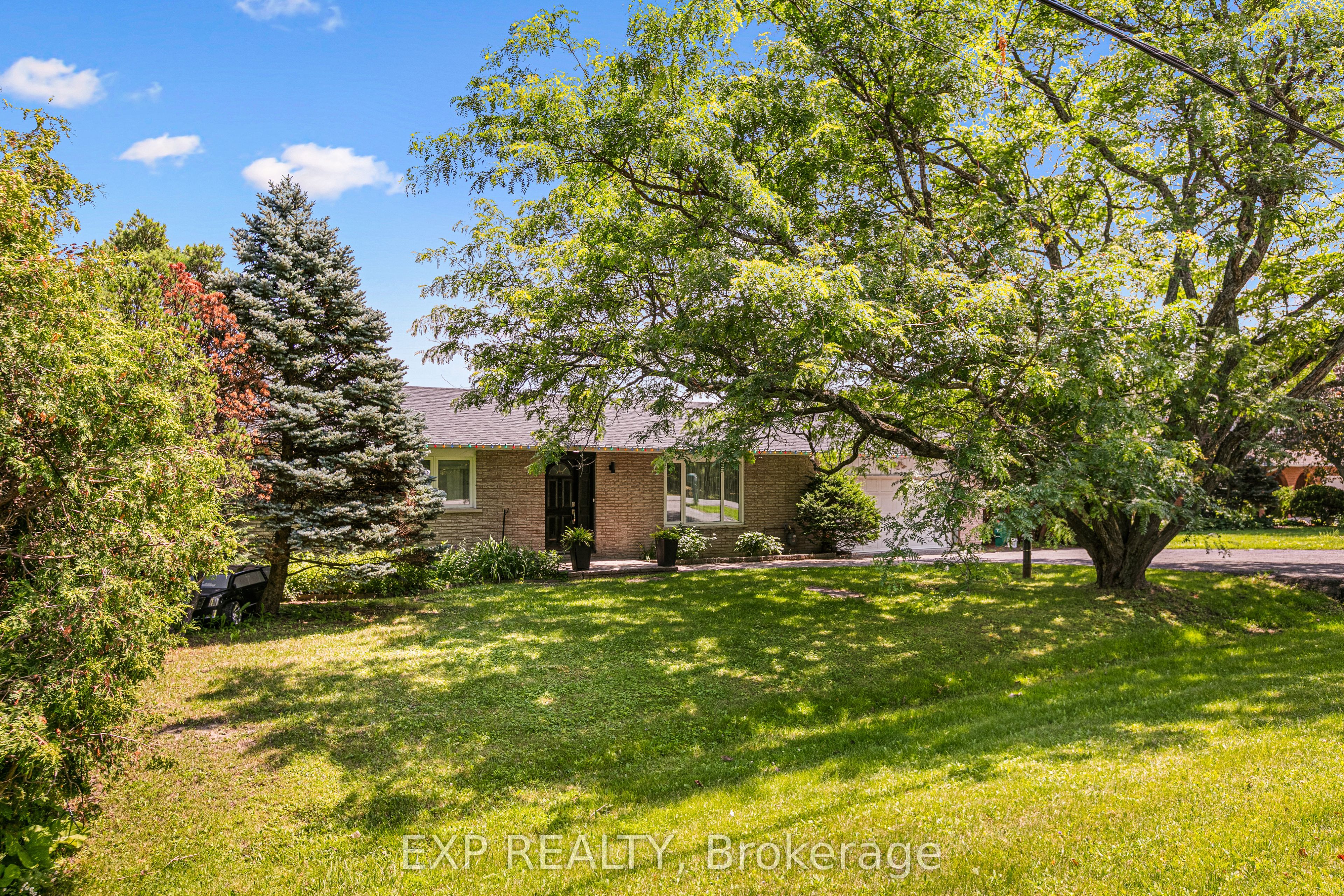 10 Queen Anne Crescent, Barrhaven, ON K2C 3H1 photo 2