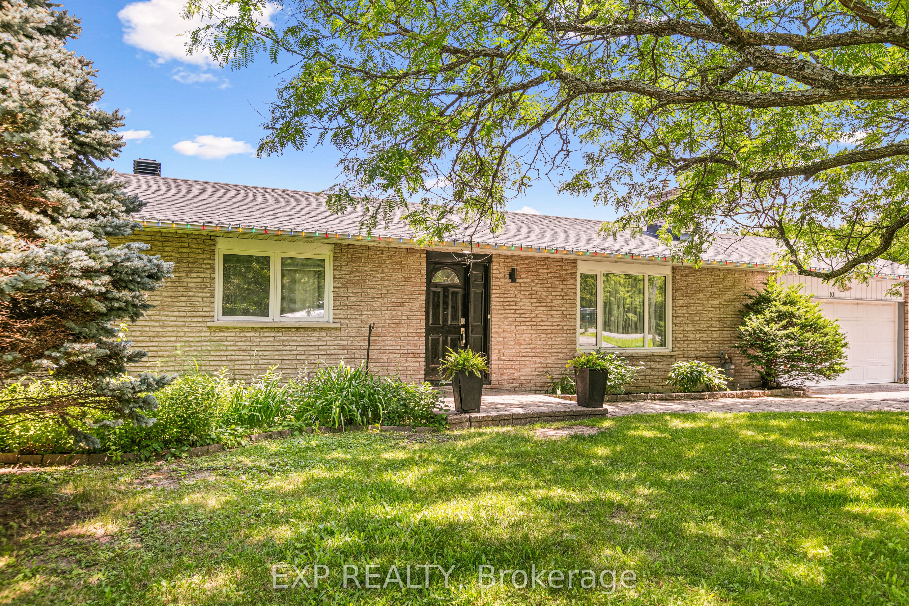 10 Queen Anne Crescent, Barrhaven, ON K2C 3H1 photo 3