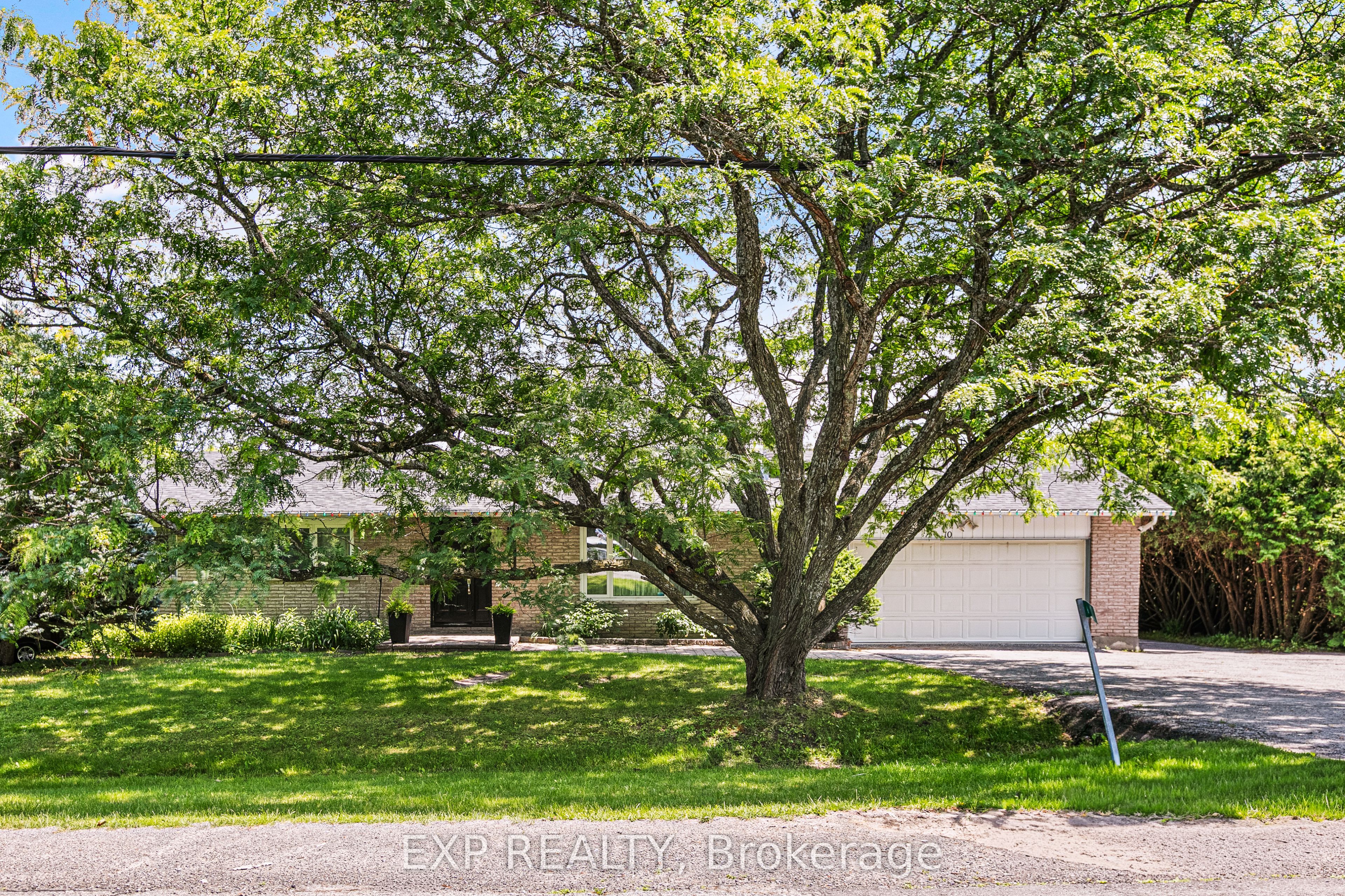 10 Queen Anne Crescent, Barrhaven, ON K2C 3H1 photo 4