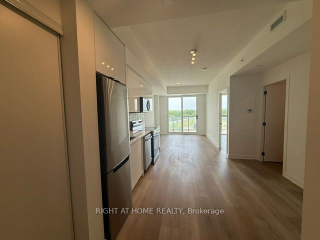 33 Erie Avenue 811, Brantford, ON N3S 0K7 photo 3