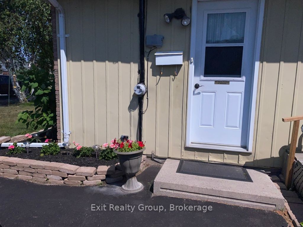 83 Centre Street, Quinte West, ON K0K 2C0 photo 4