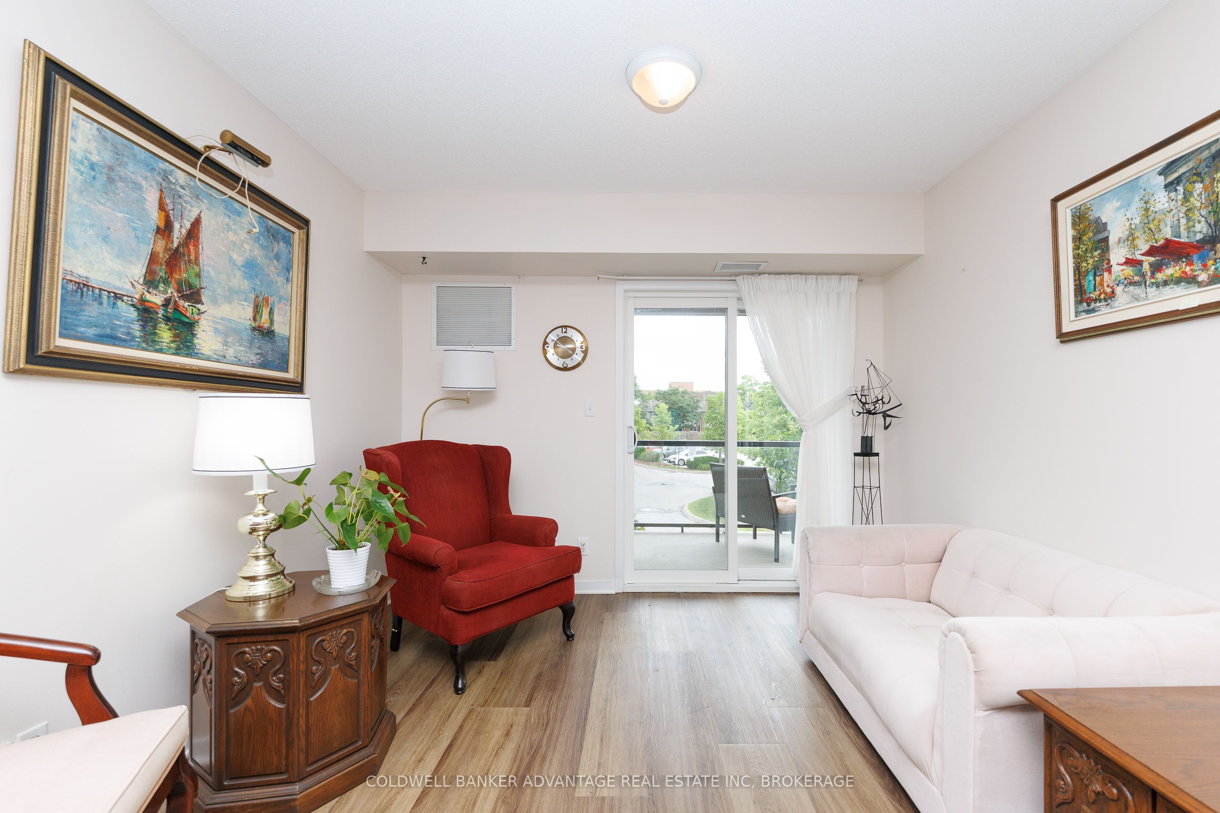 330 Prince Charles Drive S 1208, Welland, ON L3C 7B3 photo 5