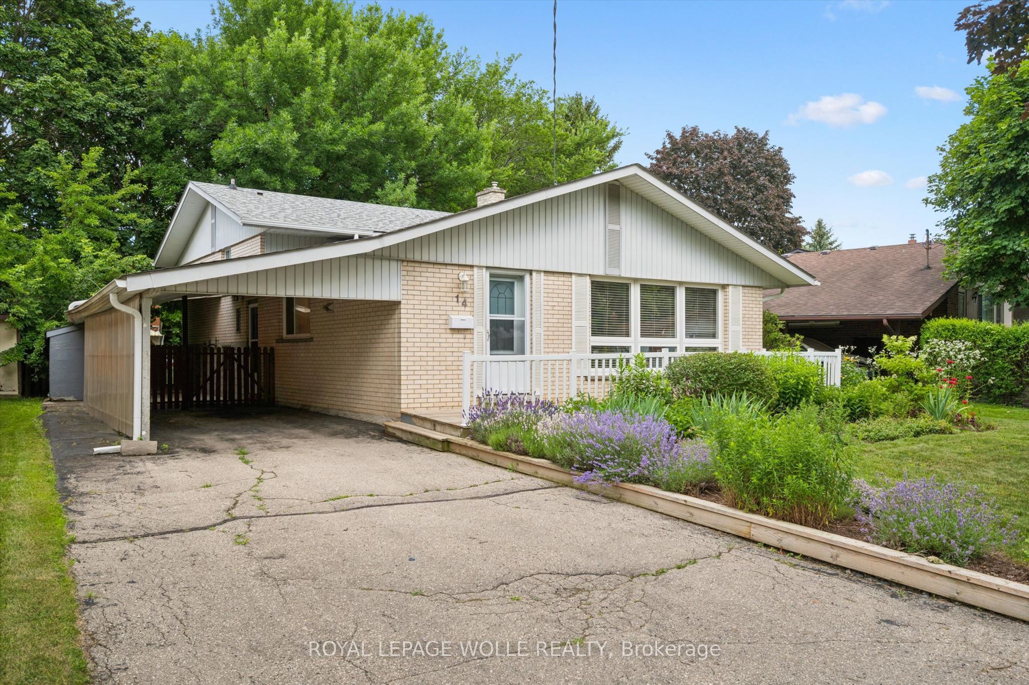 14 Ruskview Road, Kitchener, ON N2M 4S2