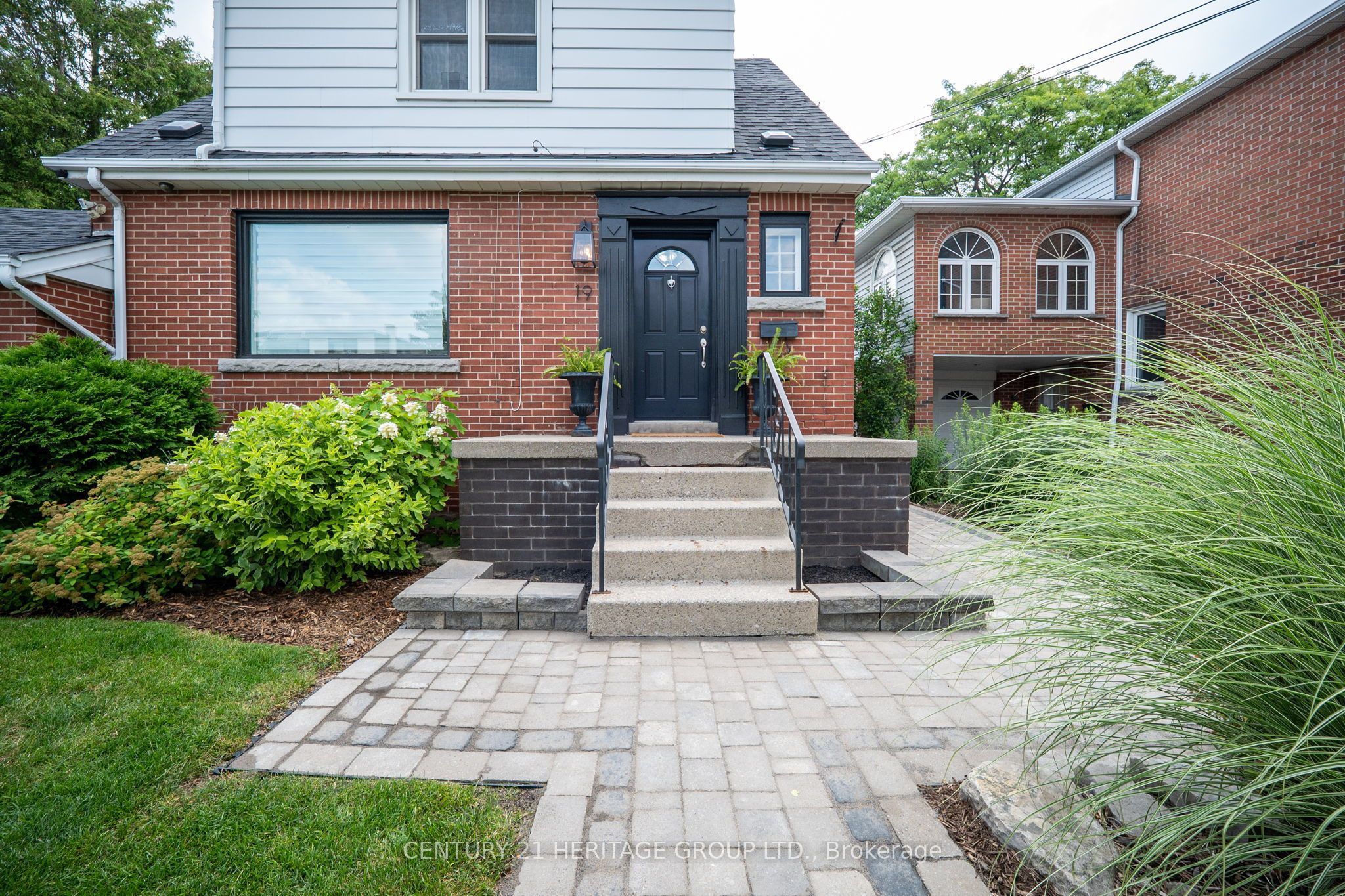 19 East 34th Street, Hamilton, ON L8V 3W2 photo 2
